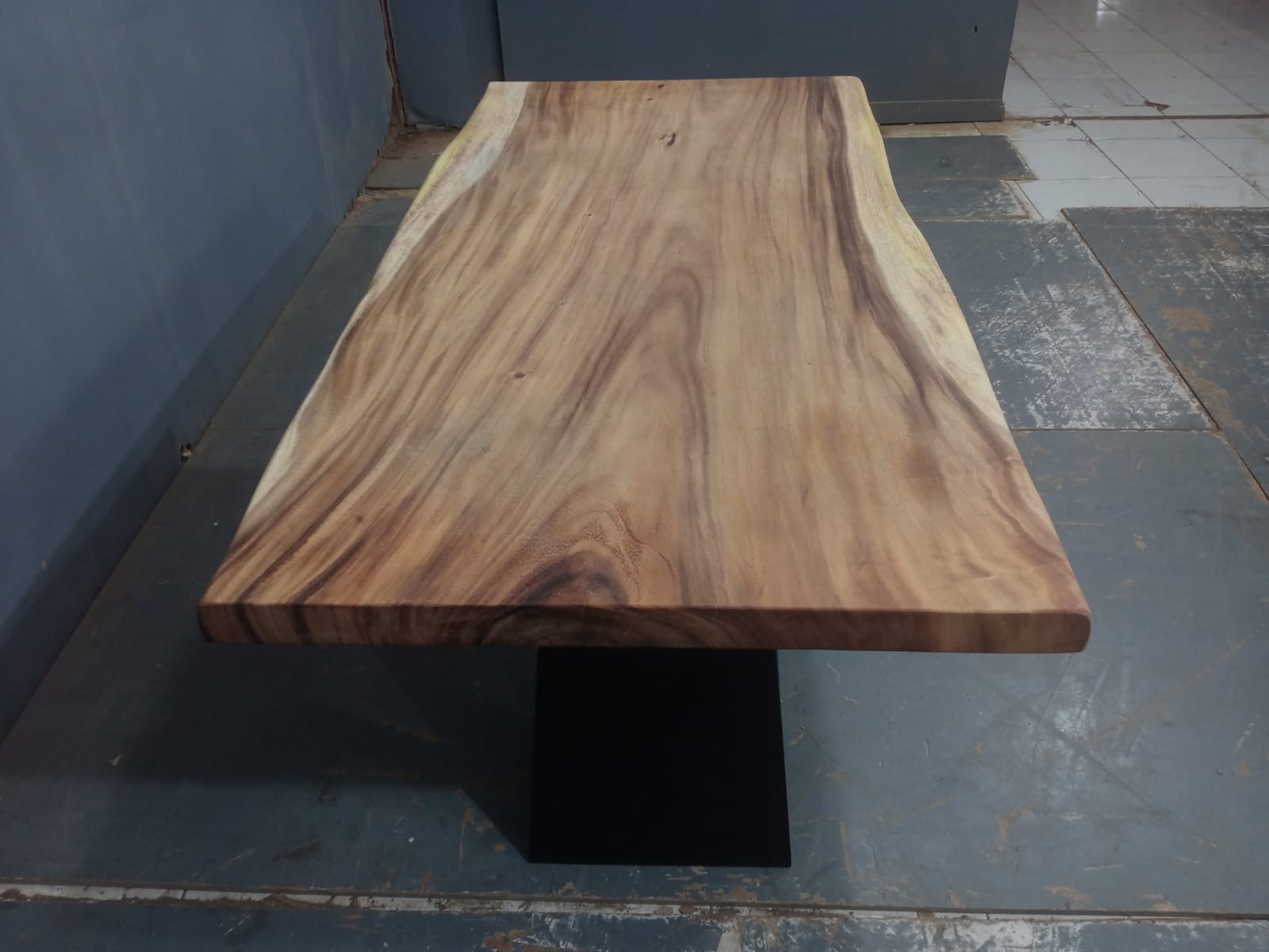 Live Edge Tables