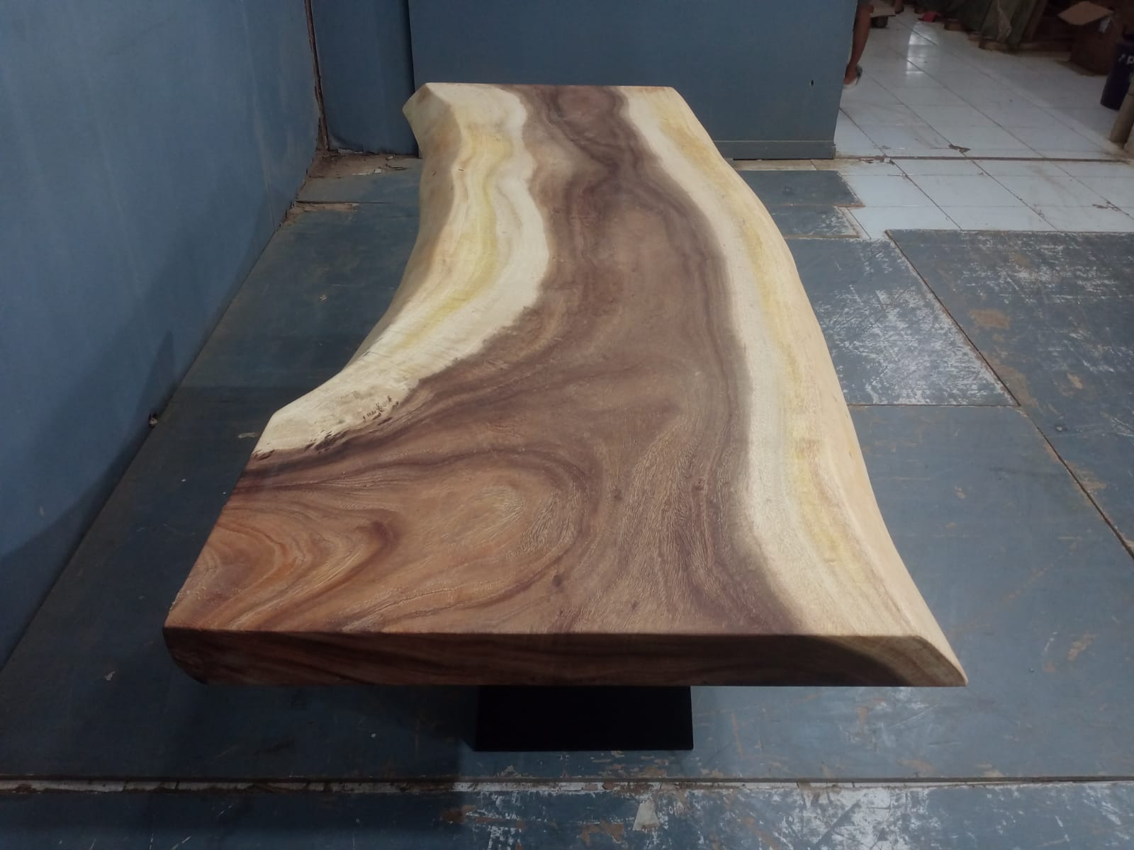 Live Edge Tables