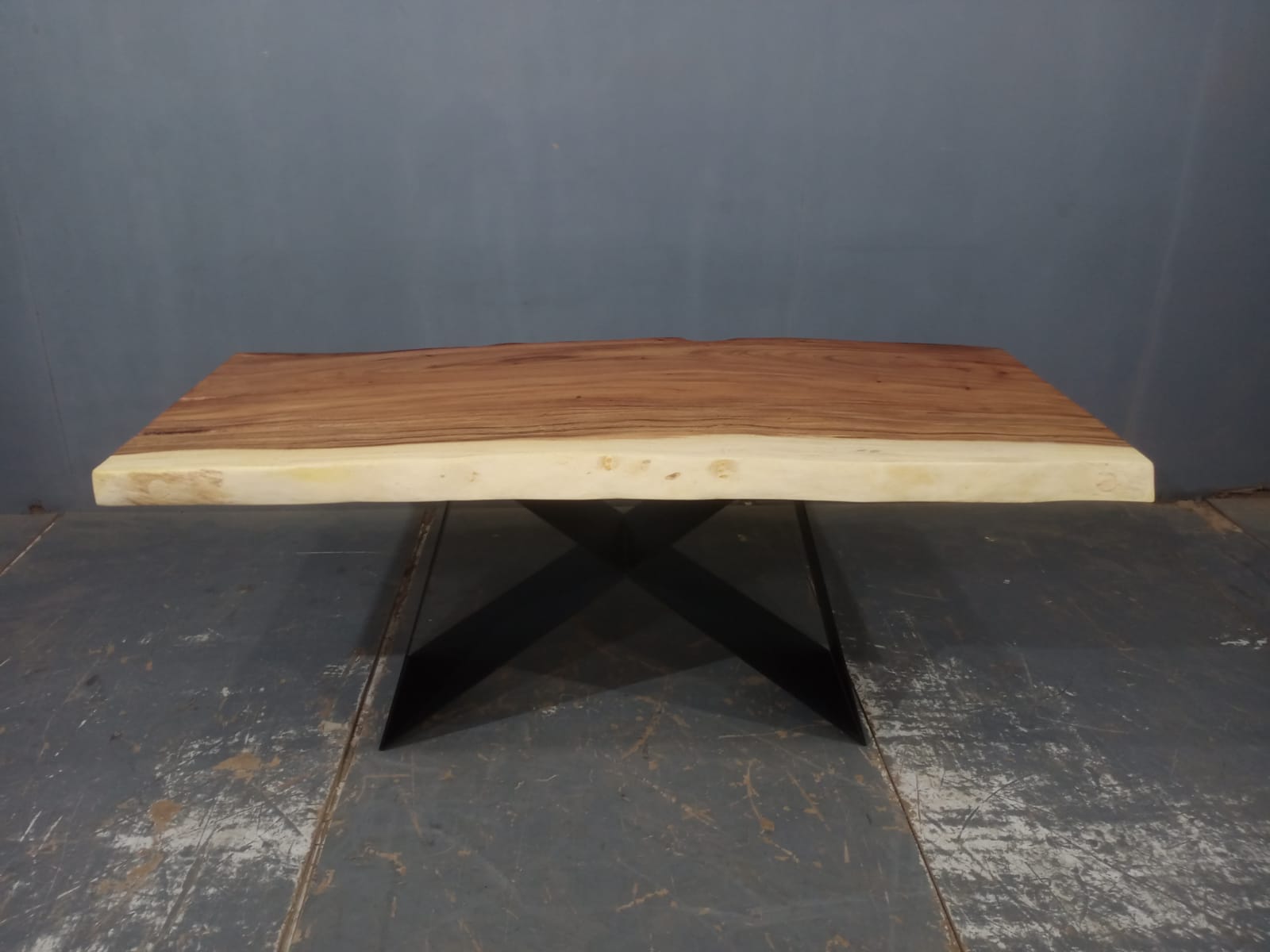 LIVE EDGE TABLES