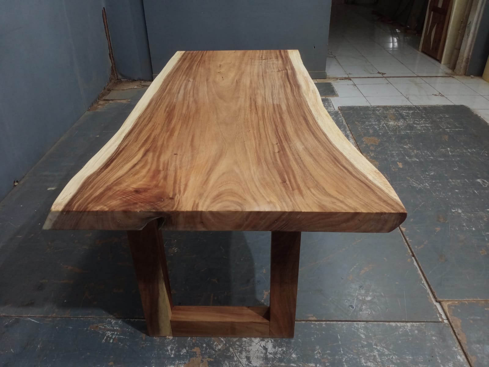 Live Edge Tables