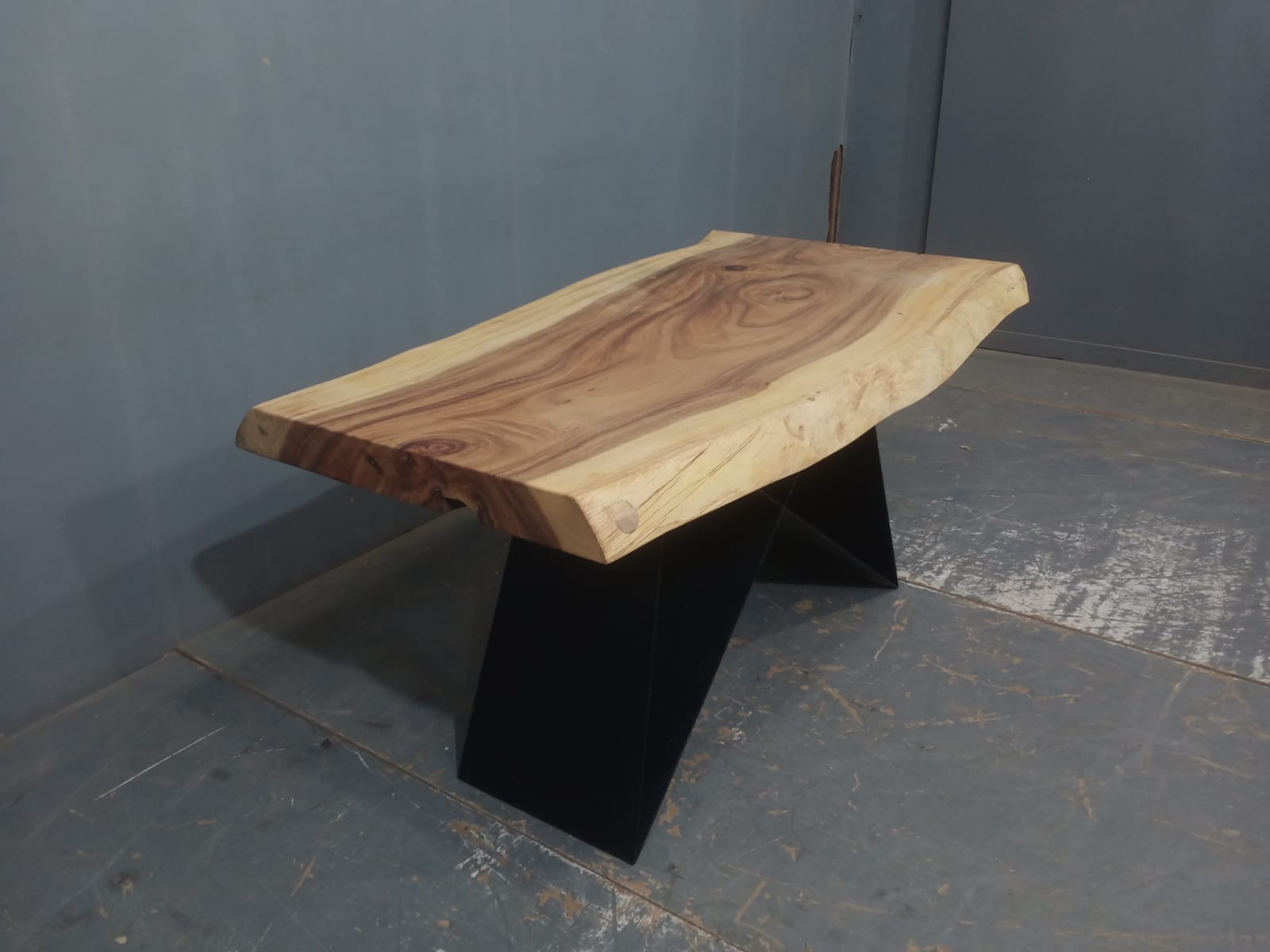 Live Edge Tables