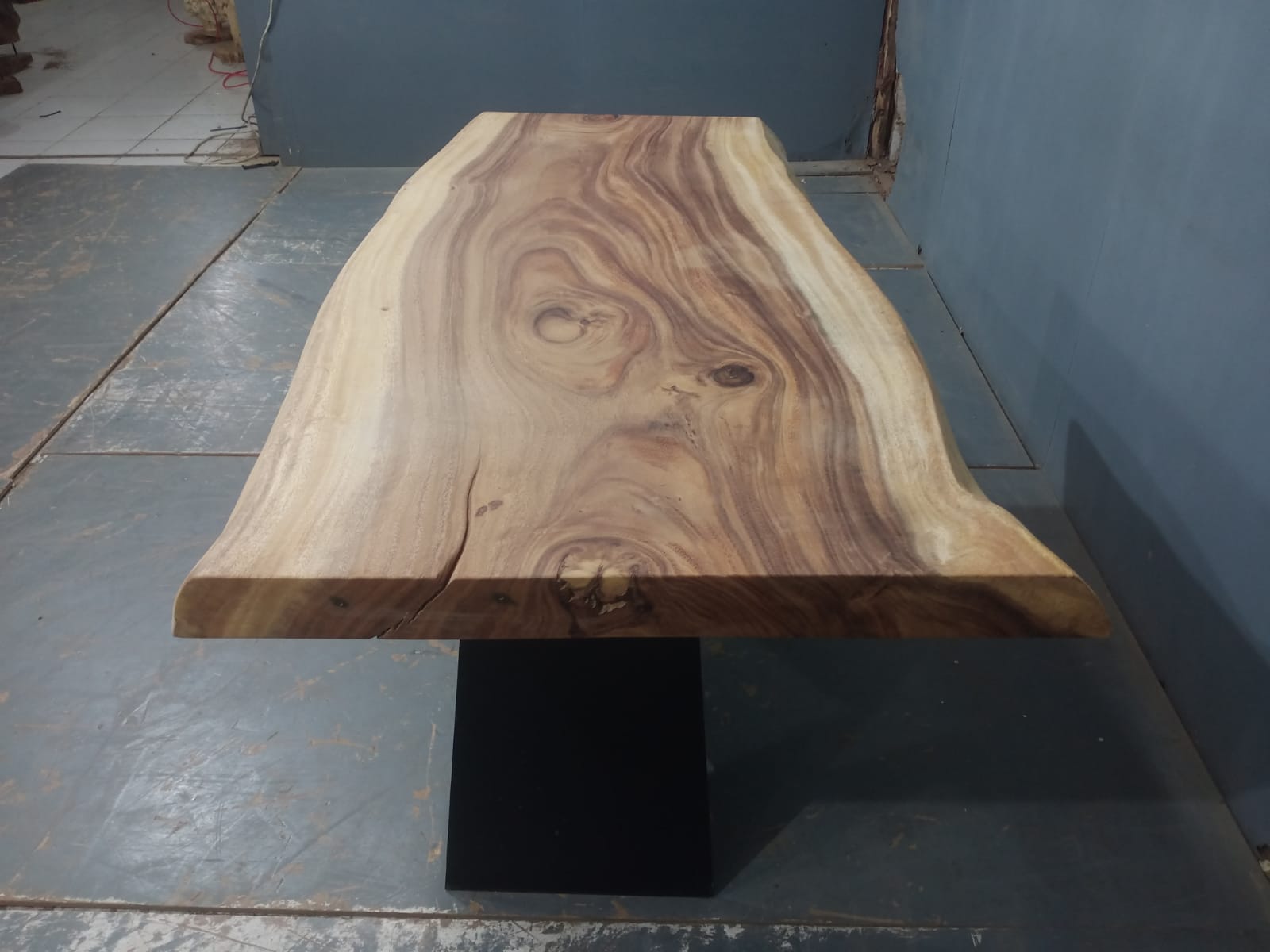 Live Edge Tables