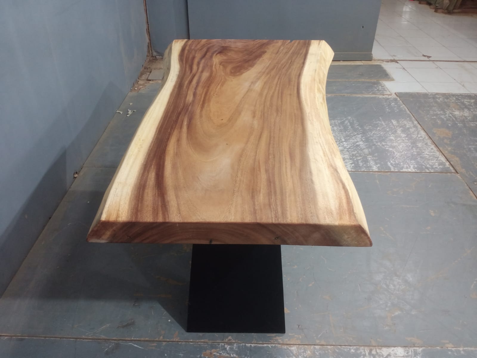 Live Edge Tables