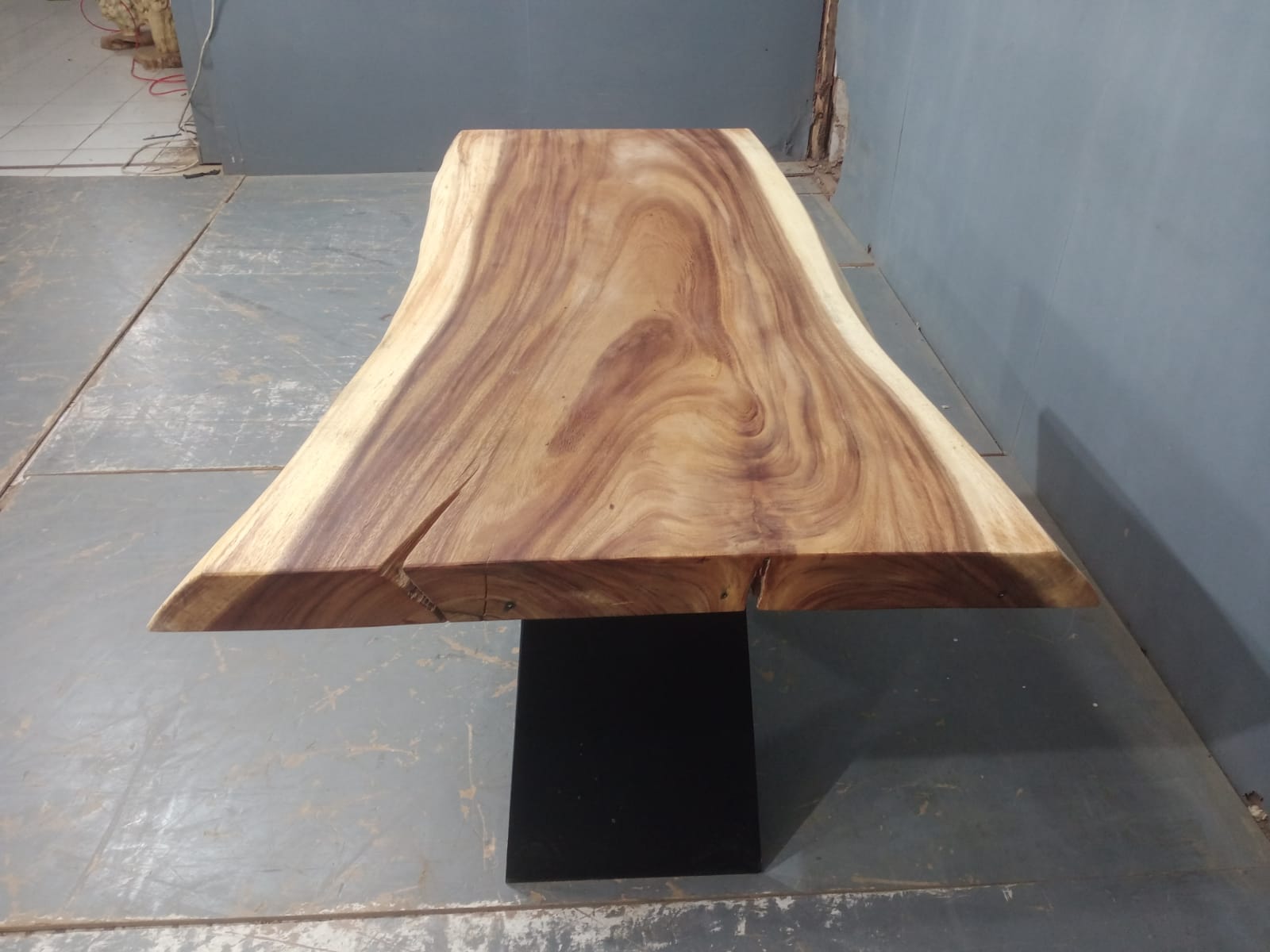 Live Edge Tables