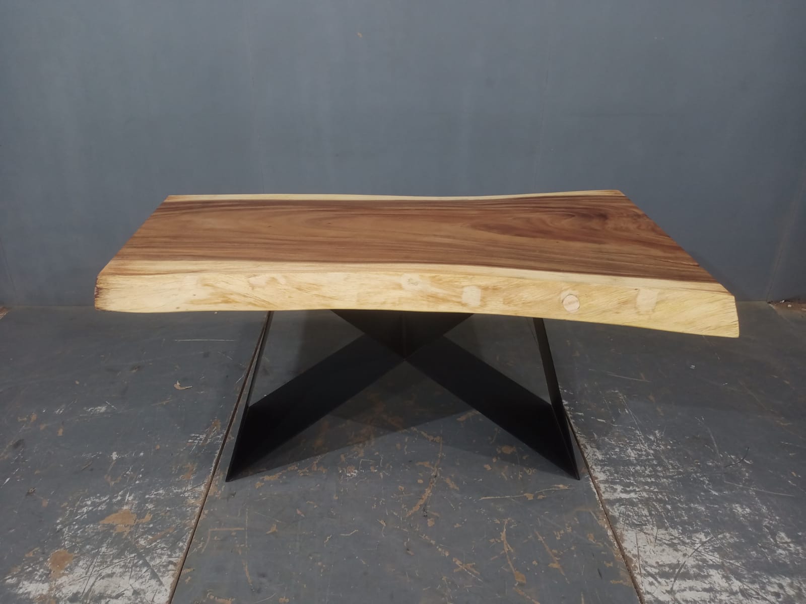 LIVE EDGE TABLES
