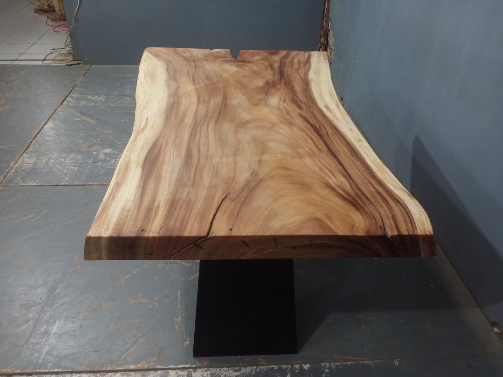 Live Edge Tables