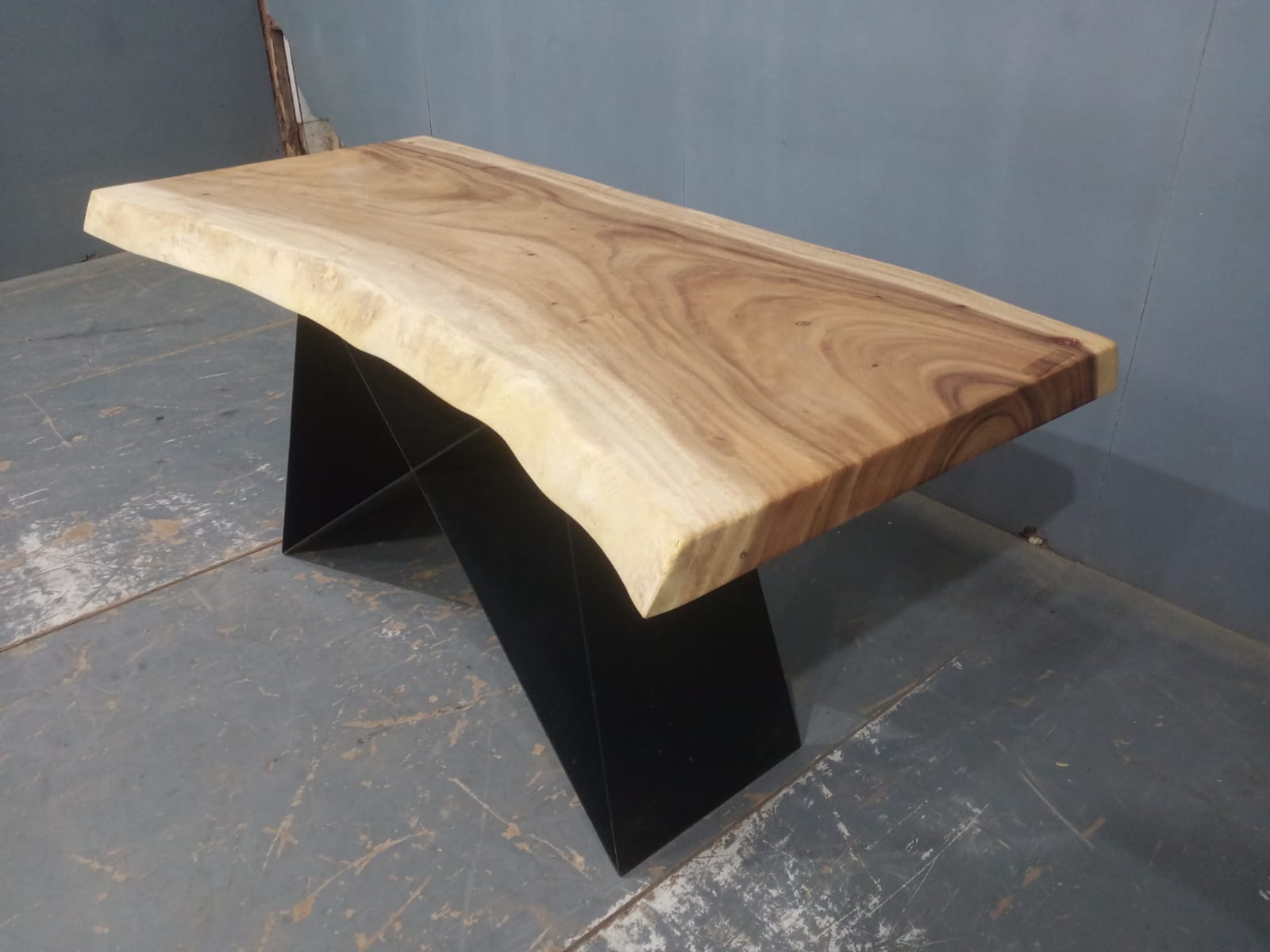 Live Edge Tables