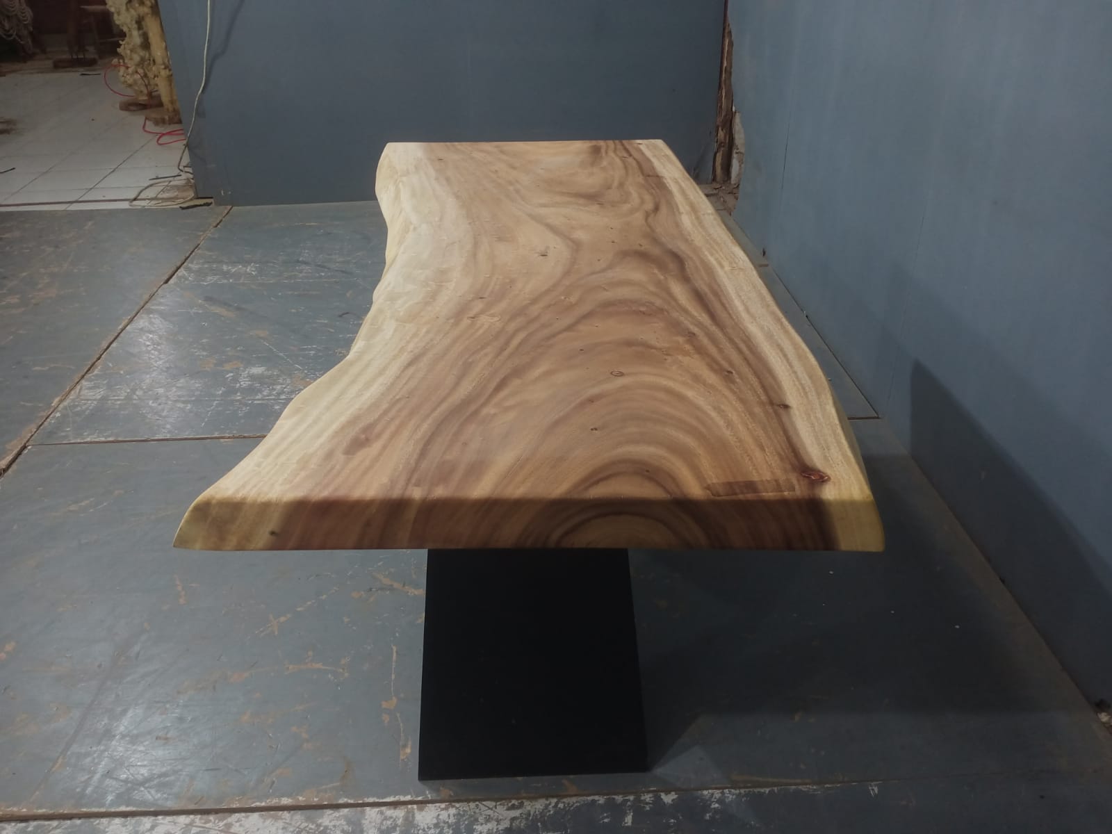 Live Edge Tables