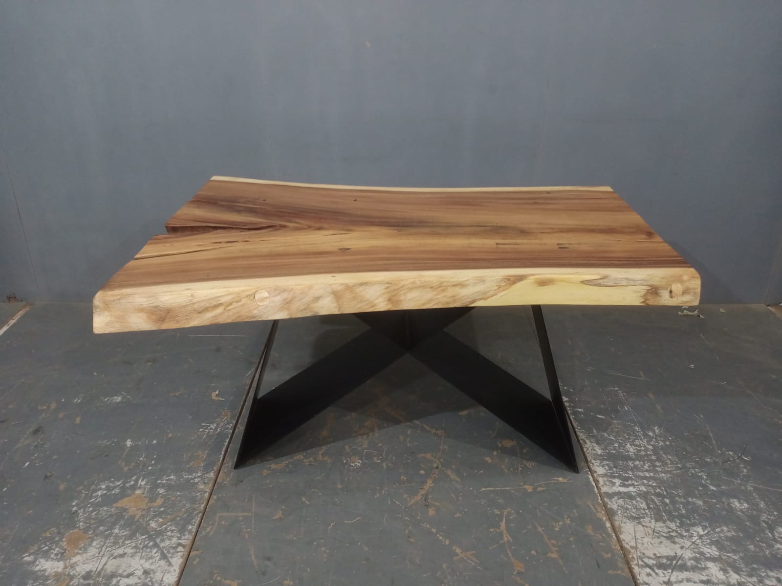 LIVE EDGE TABLES