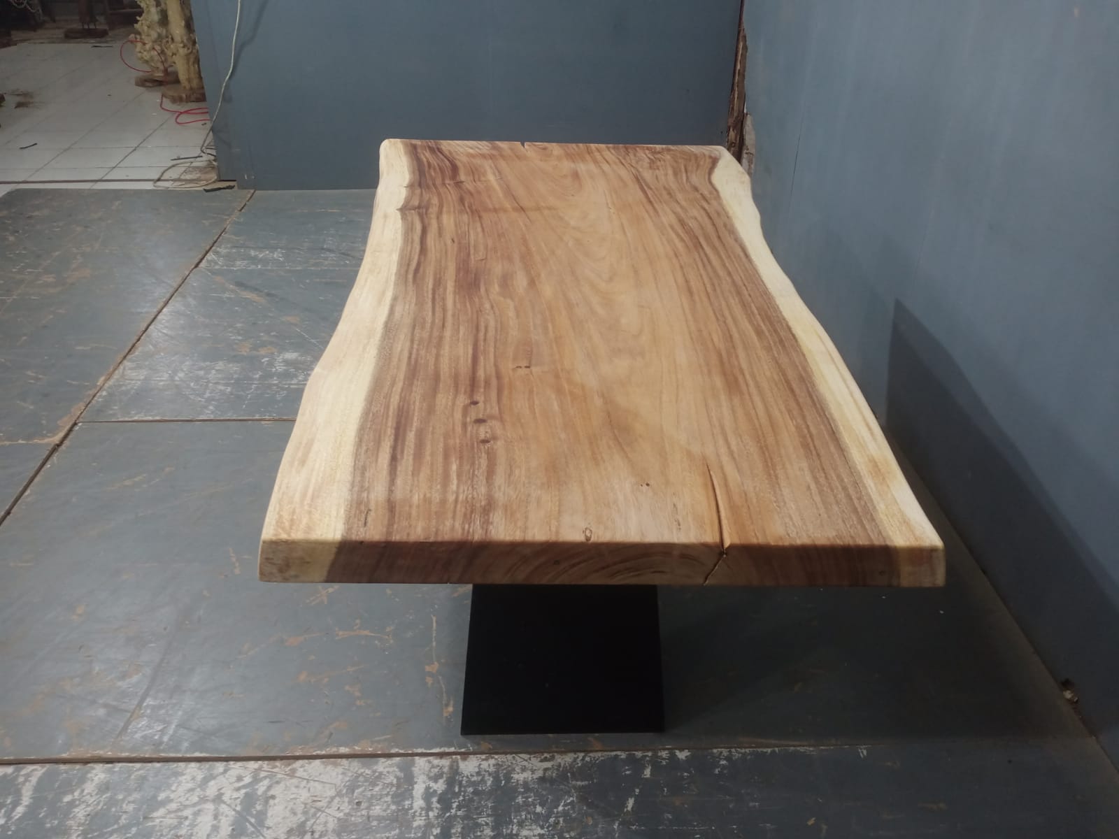 Live Edge Tables
