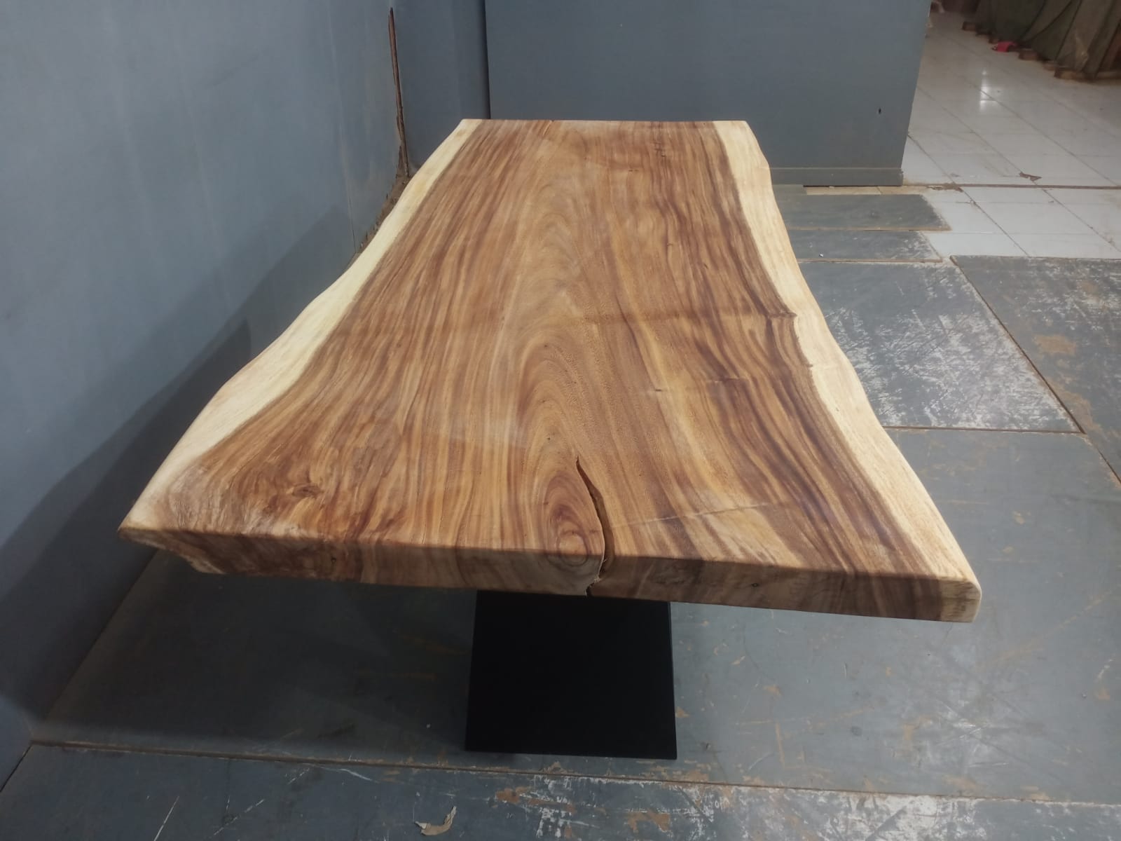 Live Edge Tables