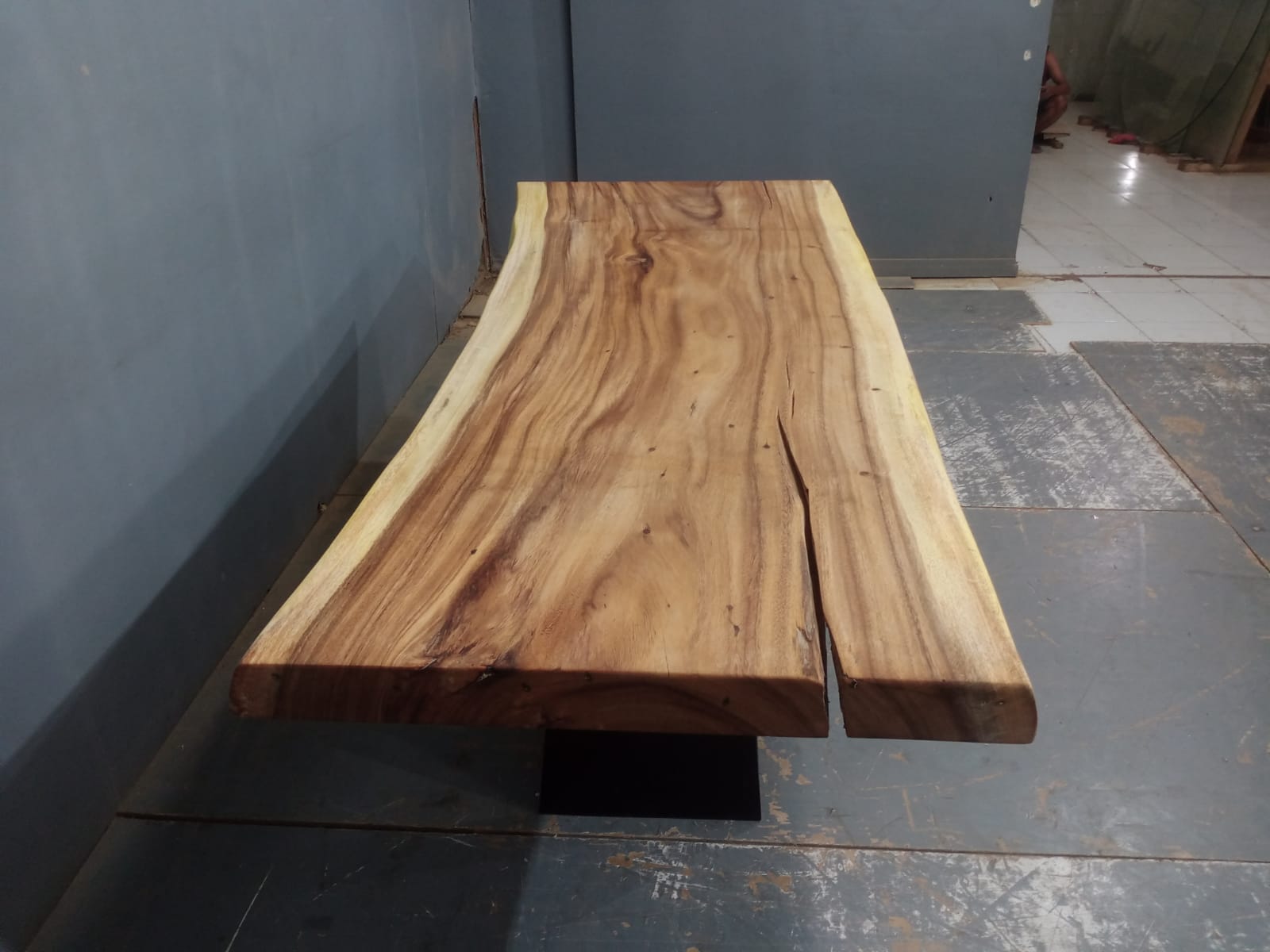 Live Edge Tables