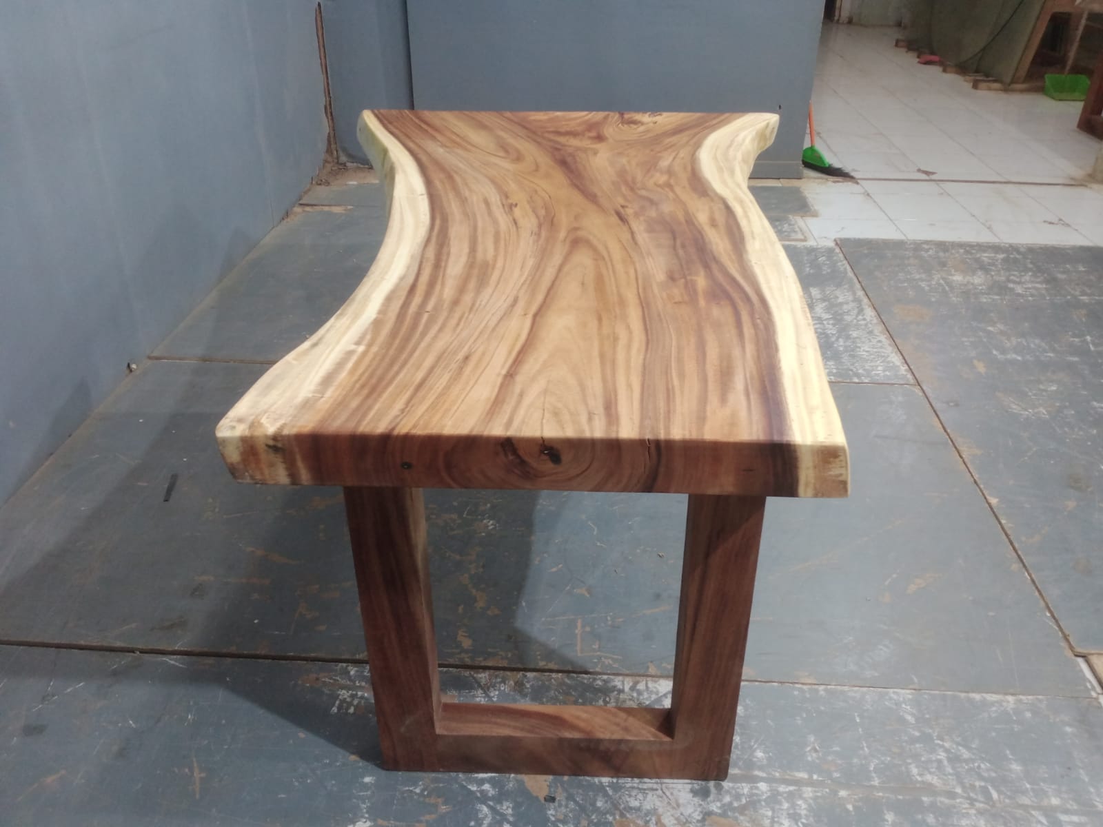 Live Edge Tables