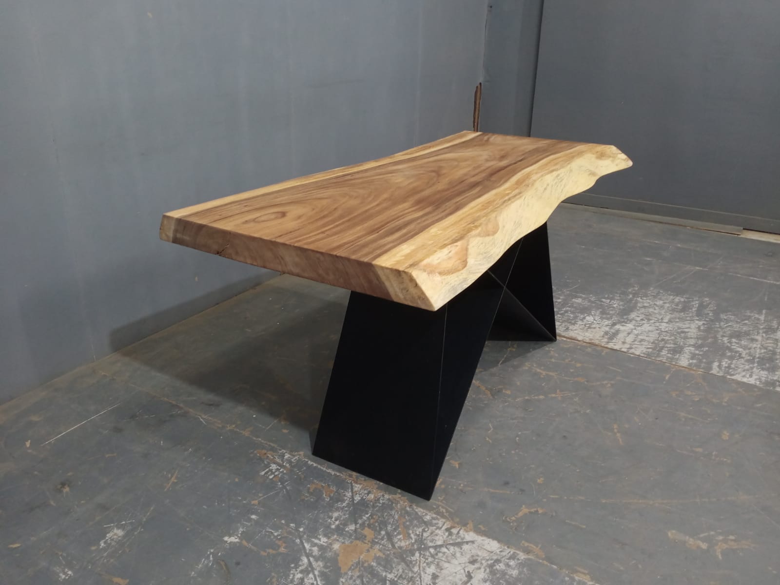 Live Edge Tables