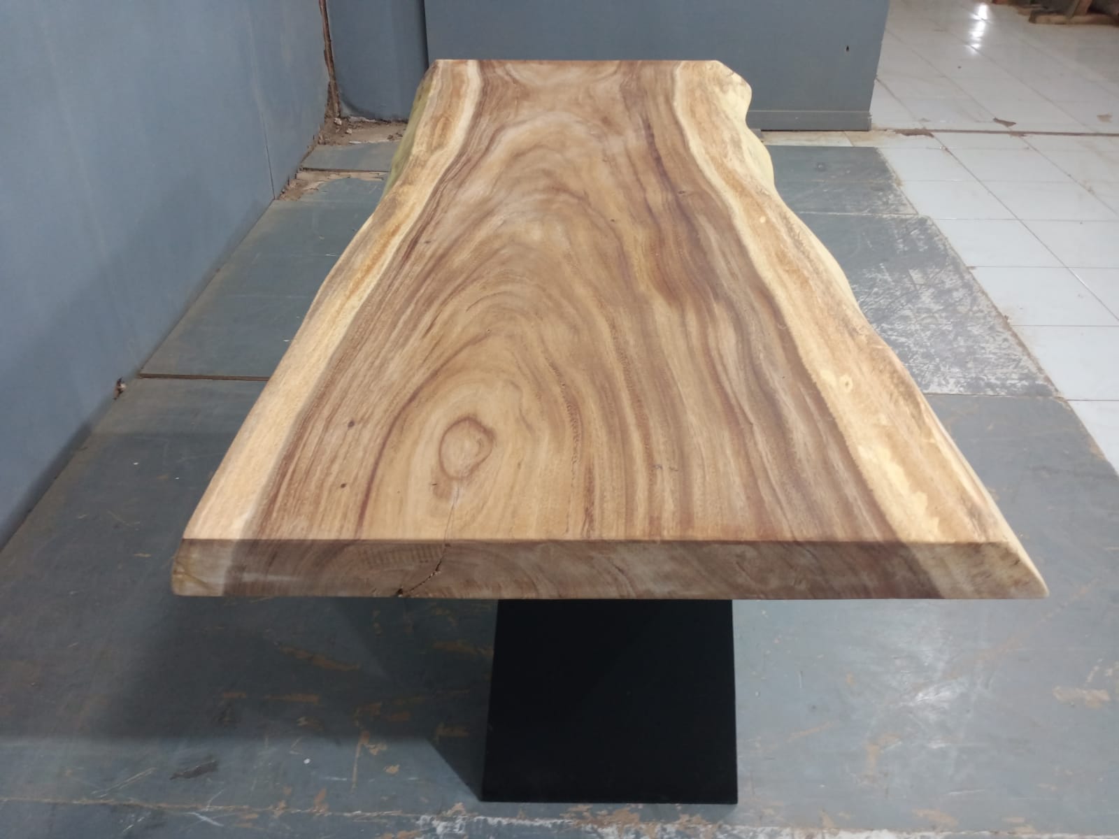 Live Edge Tables