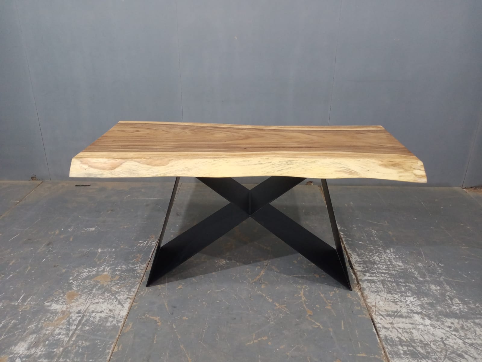 LIVE EDGE TABLES