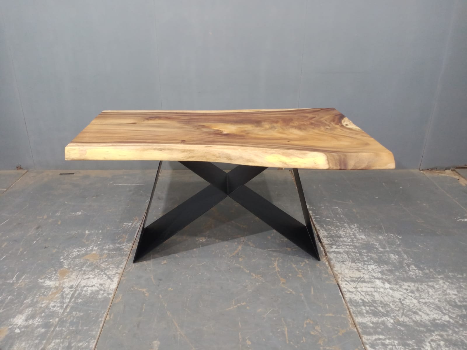 LIVE EDGE TABLES
