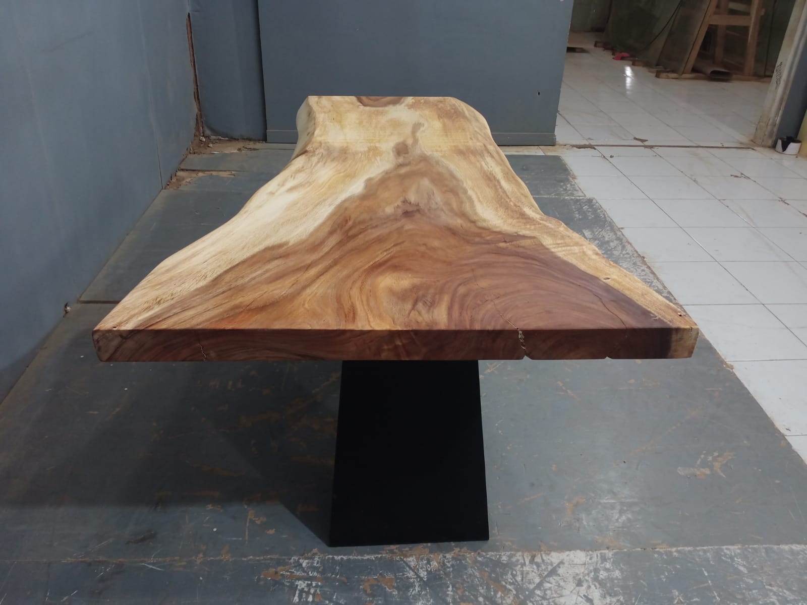Live Edge Tables