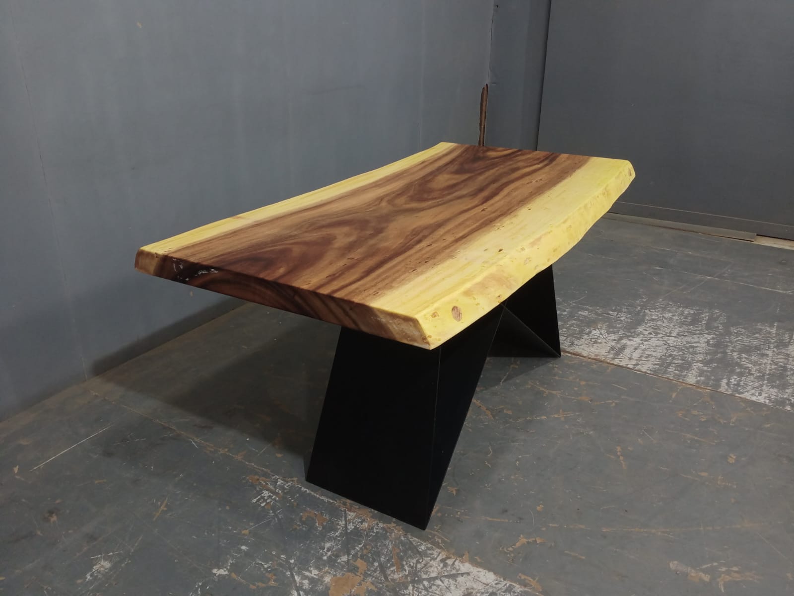 Live Edge Tables