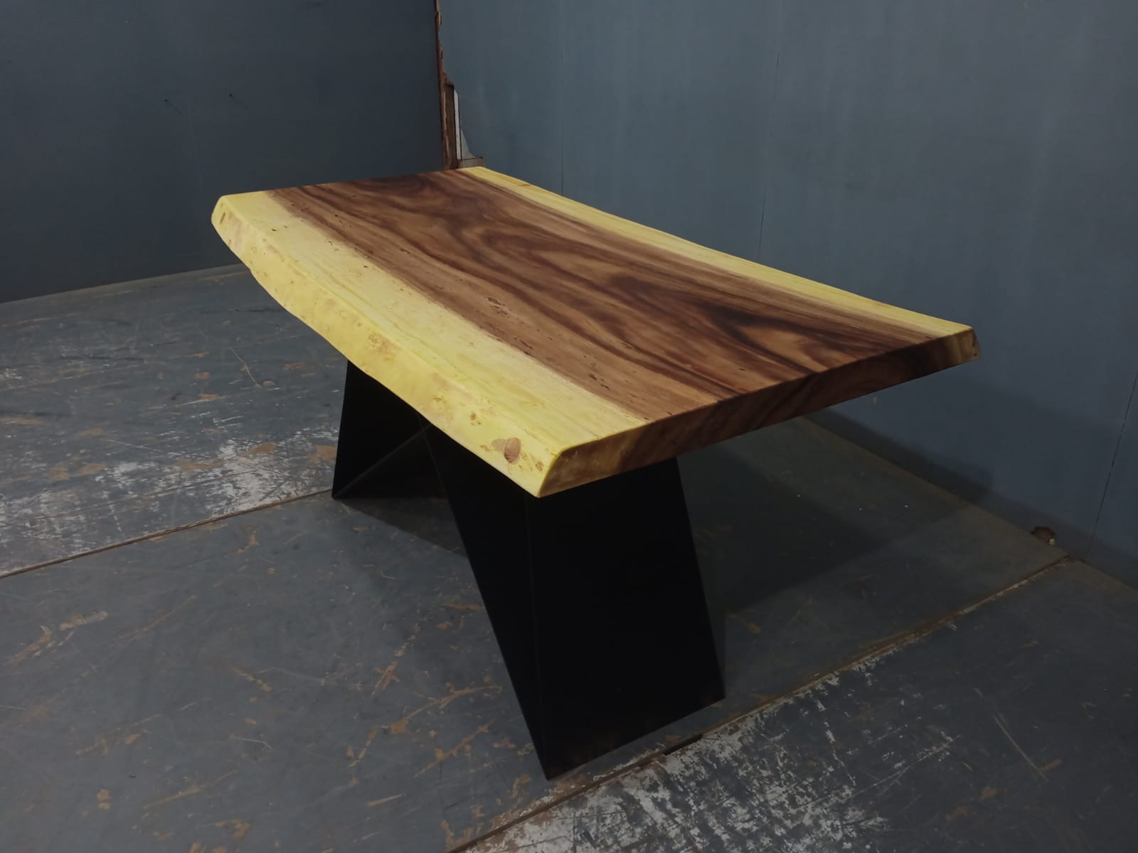 Live Edge Tables