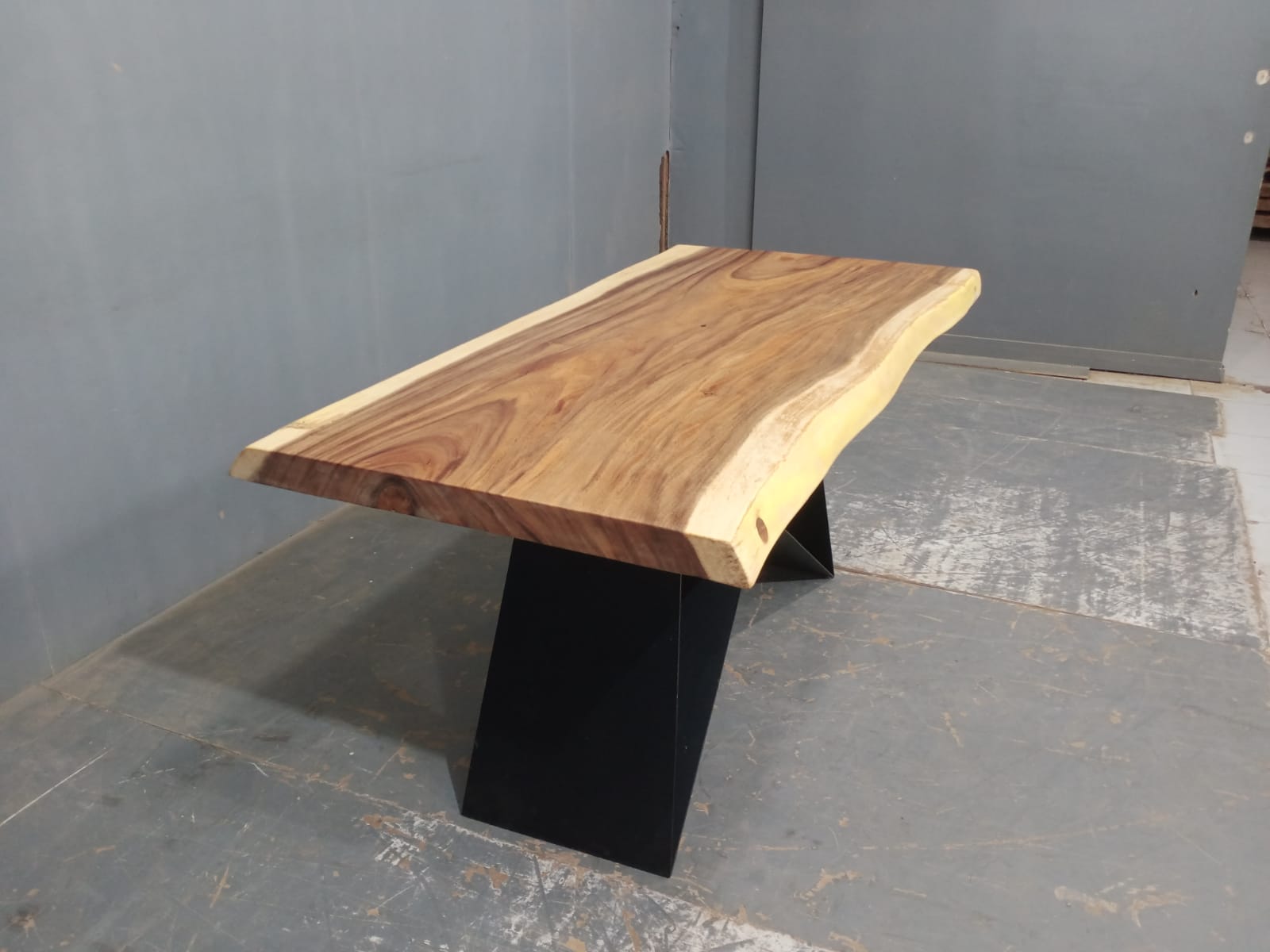 Live Edge Tables