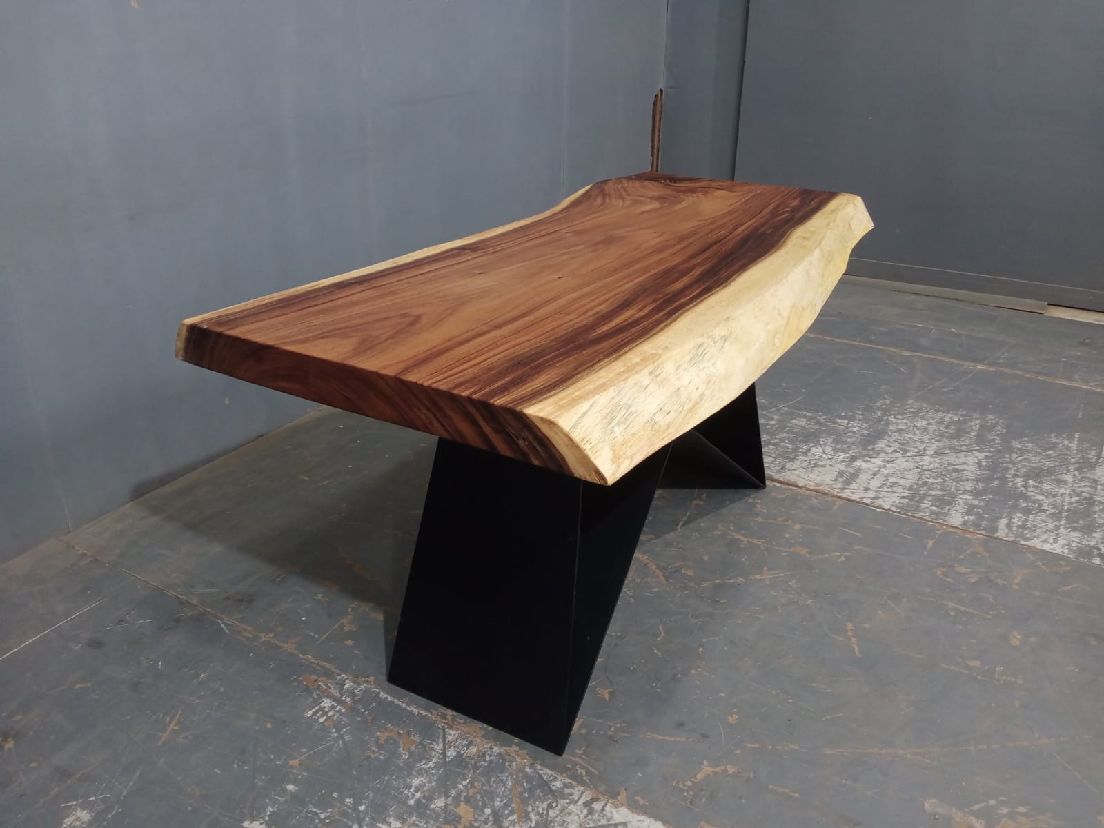 Live Edge Tables