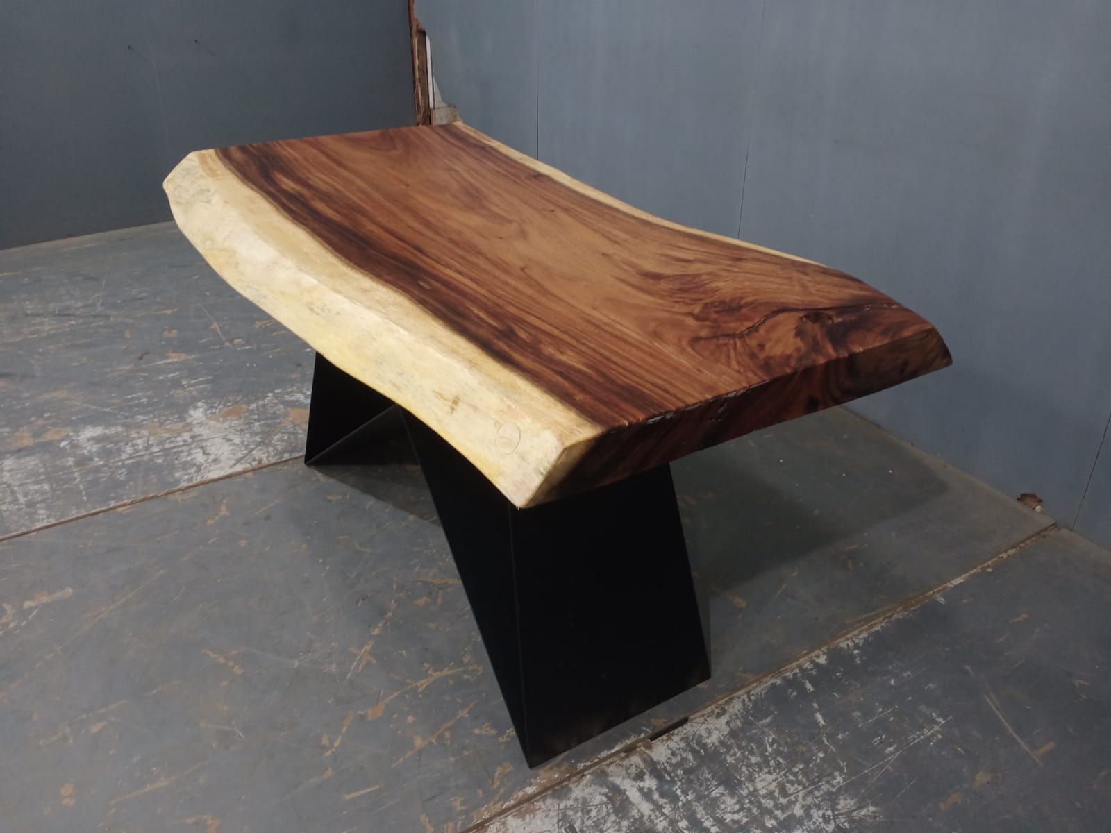 Live Edge Tables