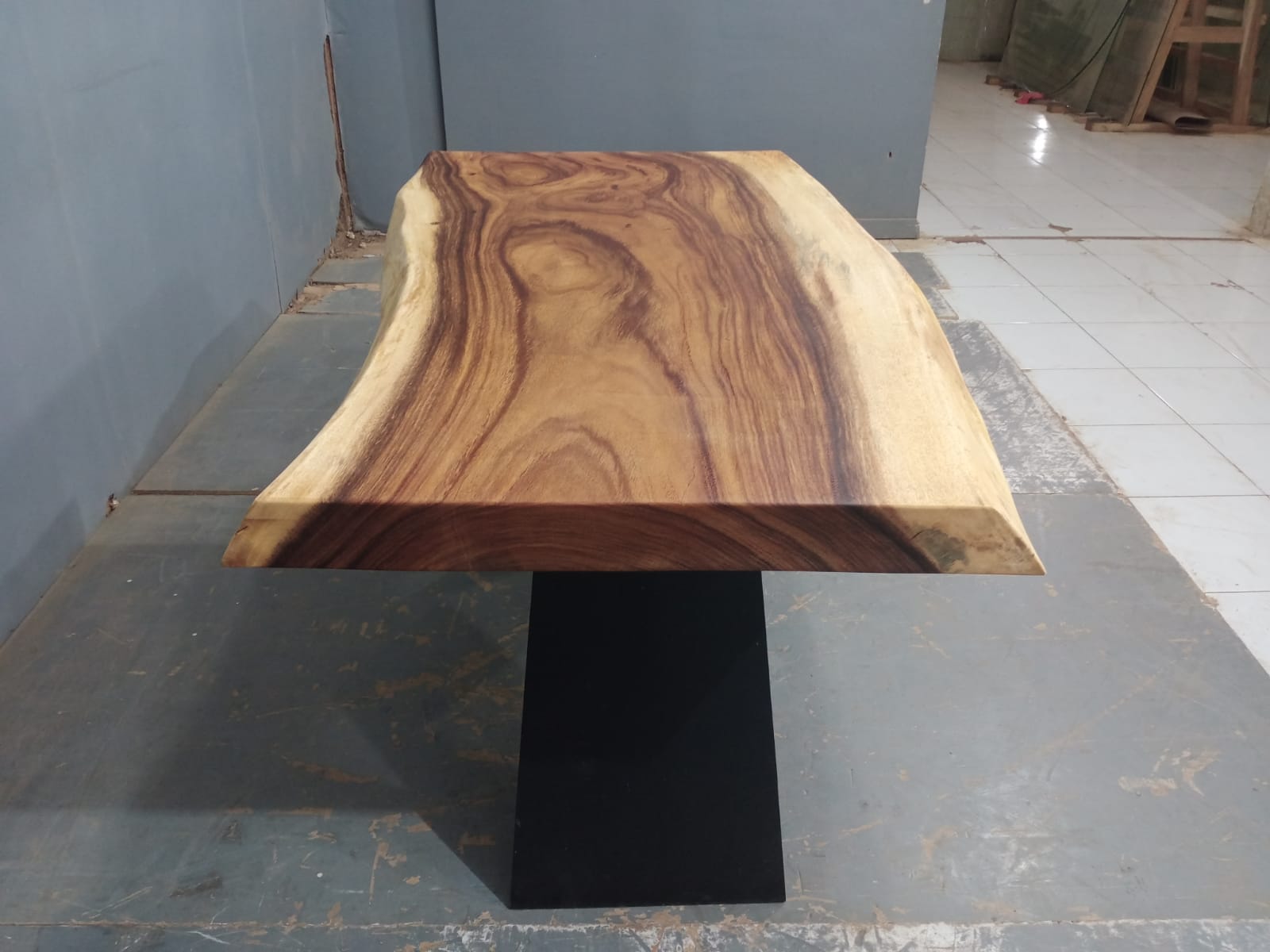 Live Edge Tables