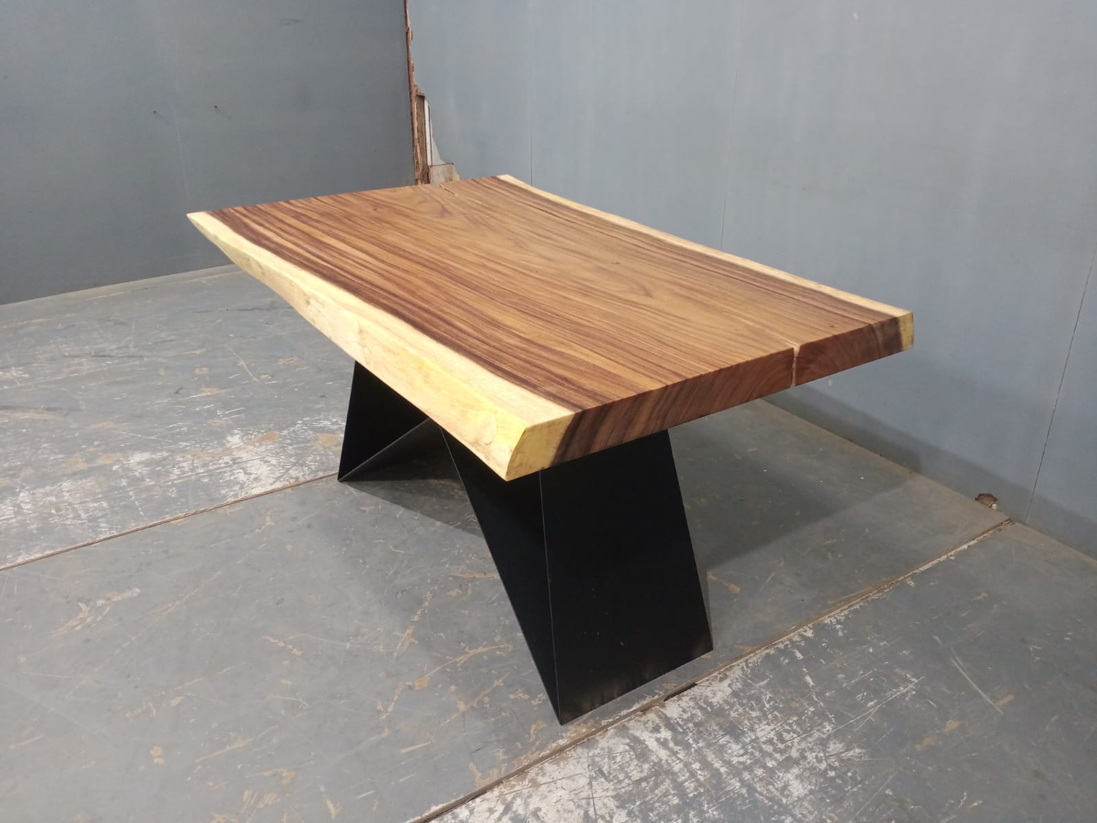 Live Edge Tables