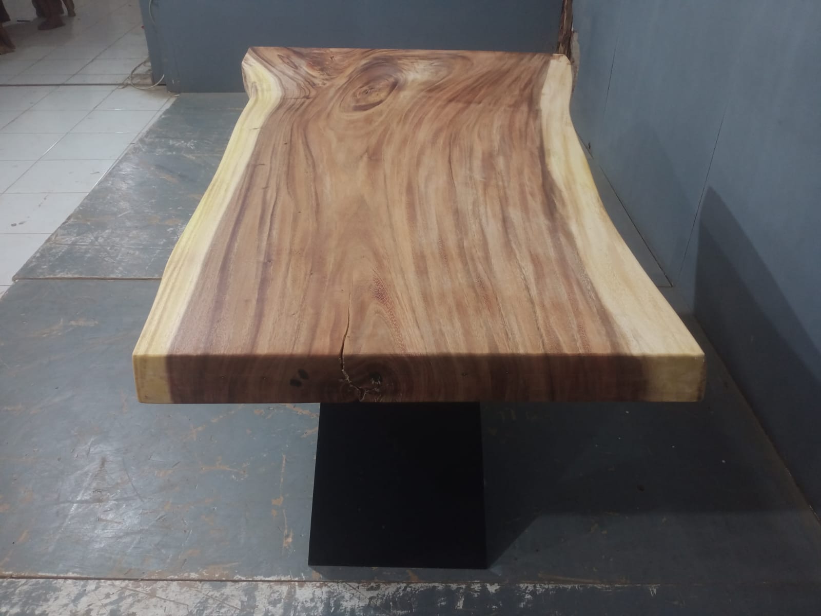 Live Edge Tables