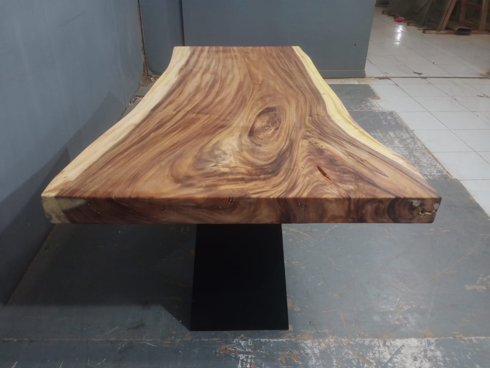 Live Edge Tables