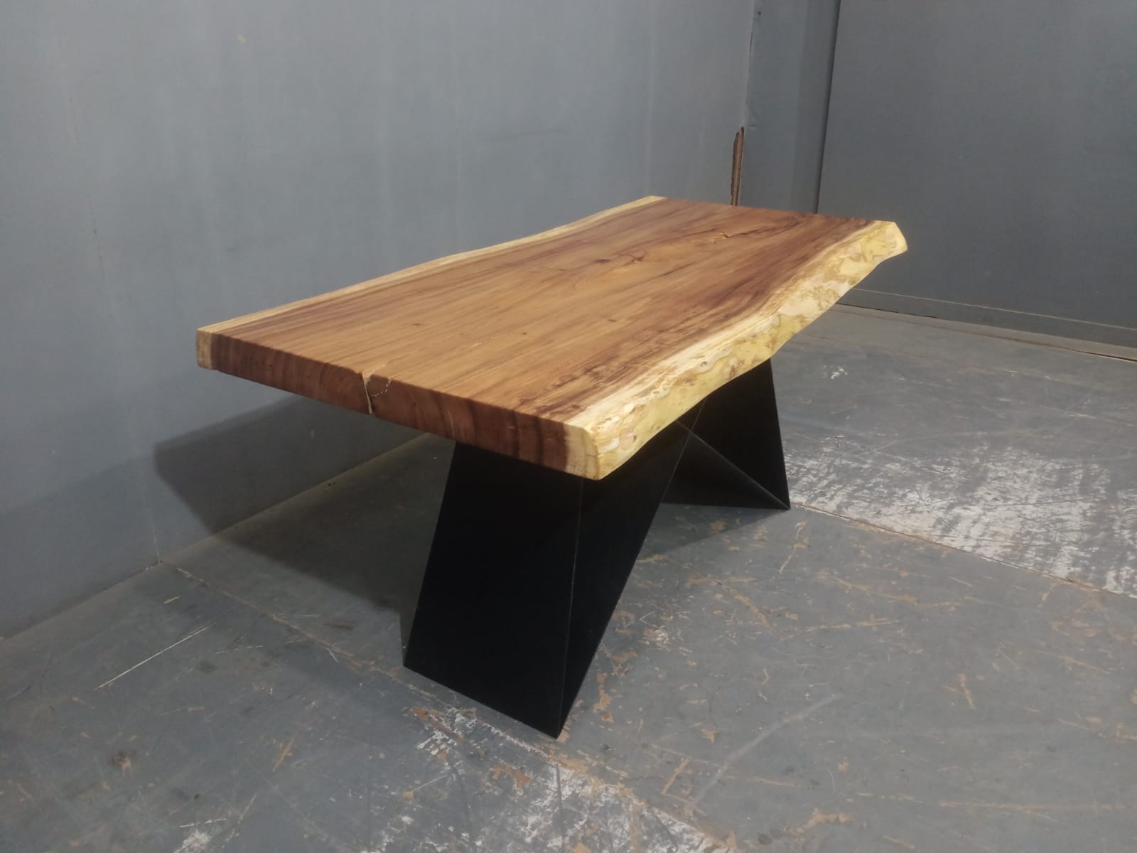 Live Edge Tables
