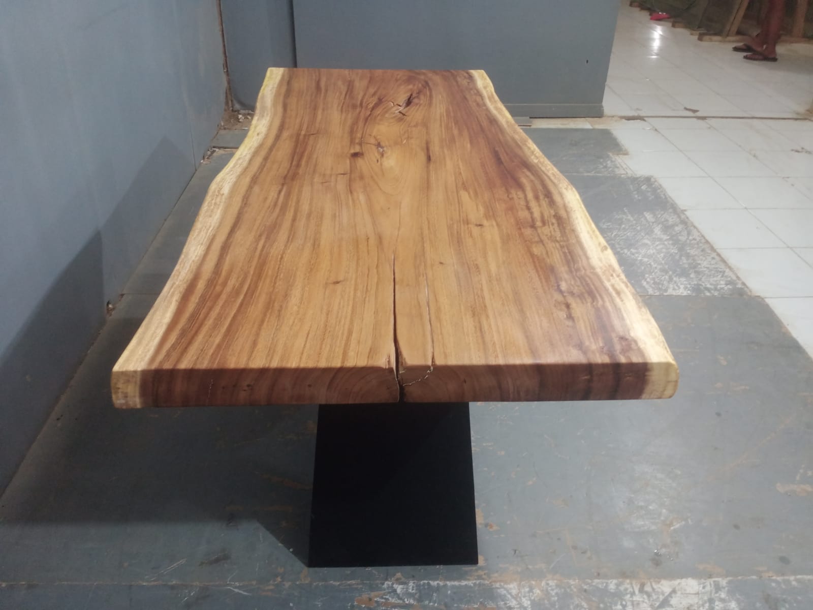 Live Edge Tables