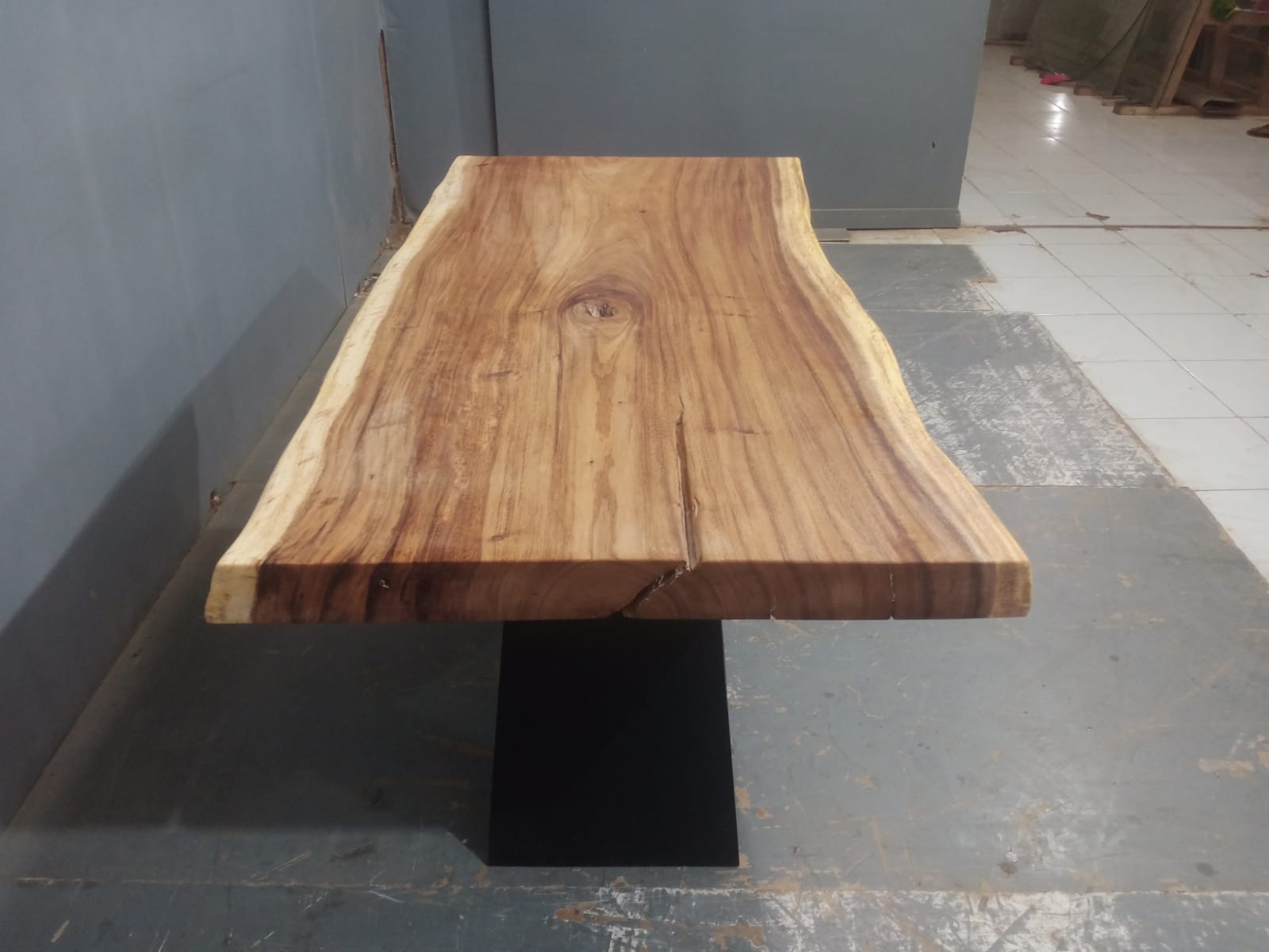 Live Edge Tables