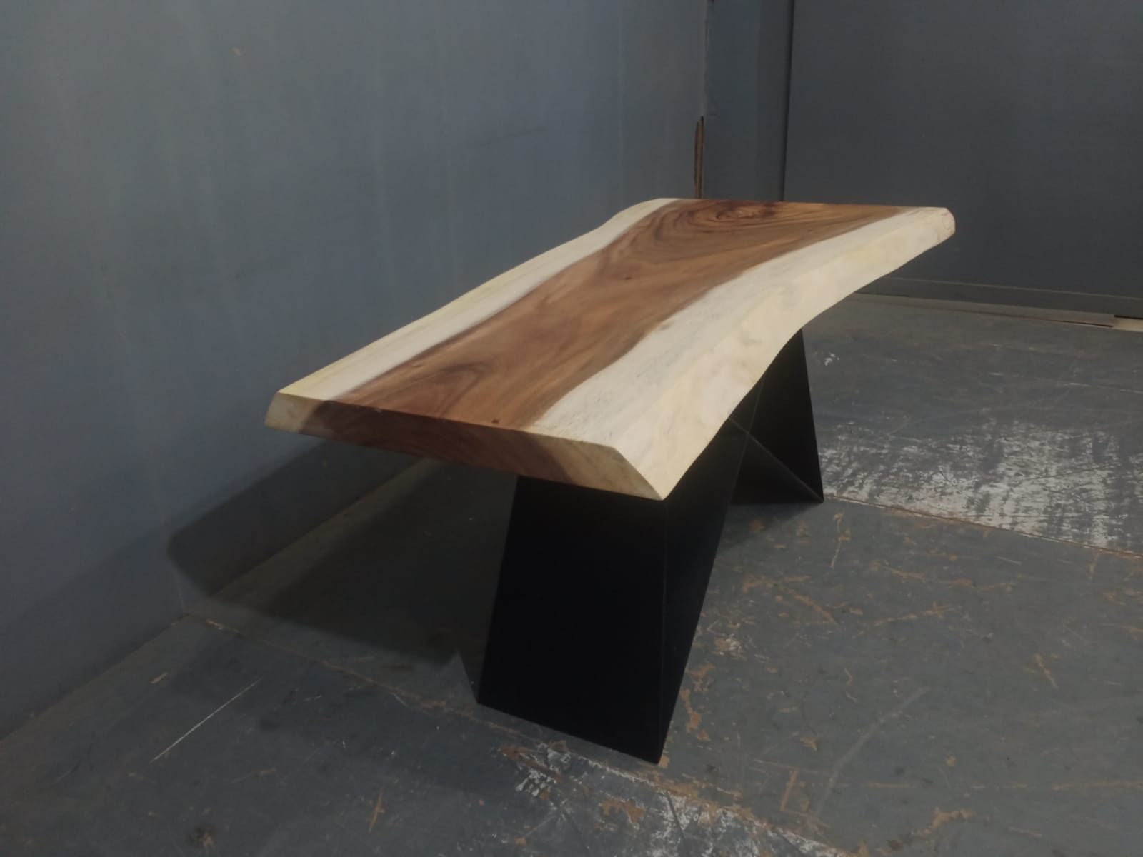Live Edge Tables