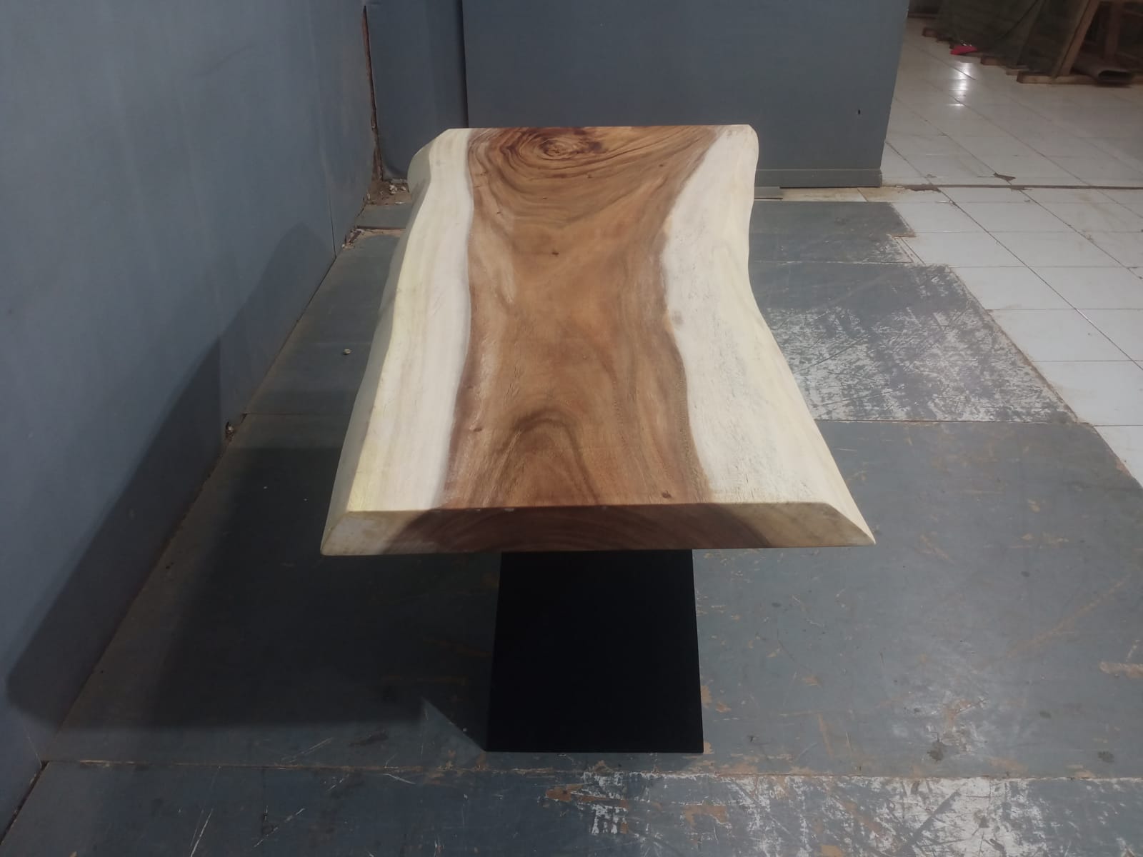 Live Edge Tables