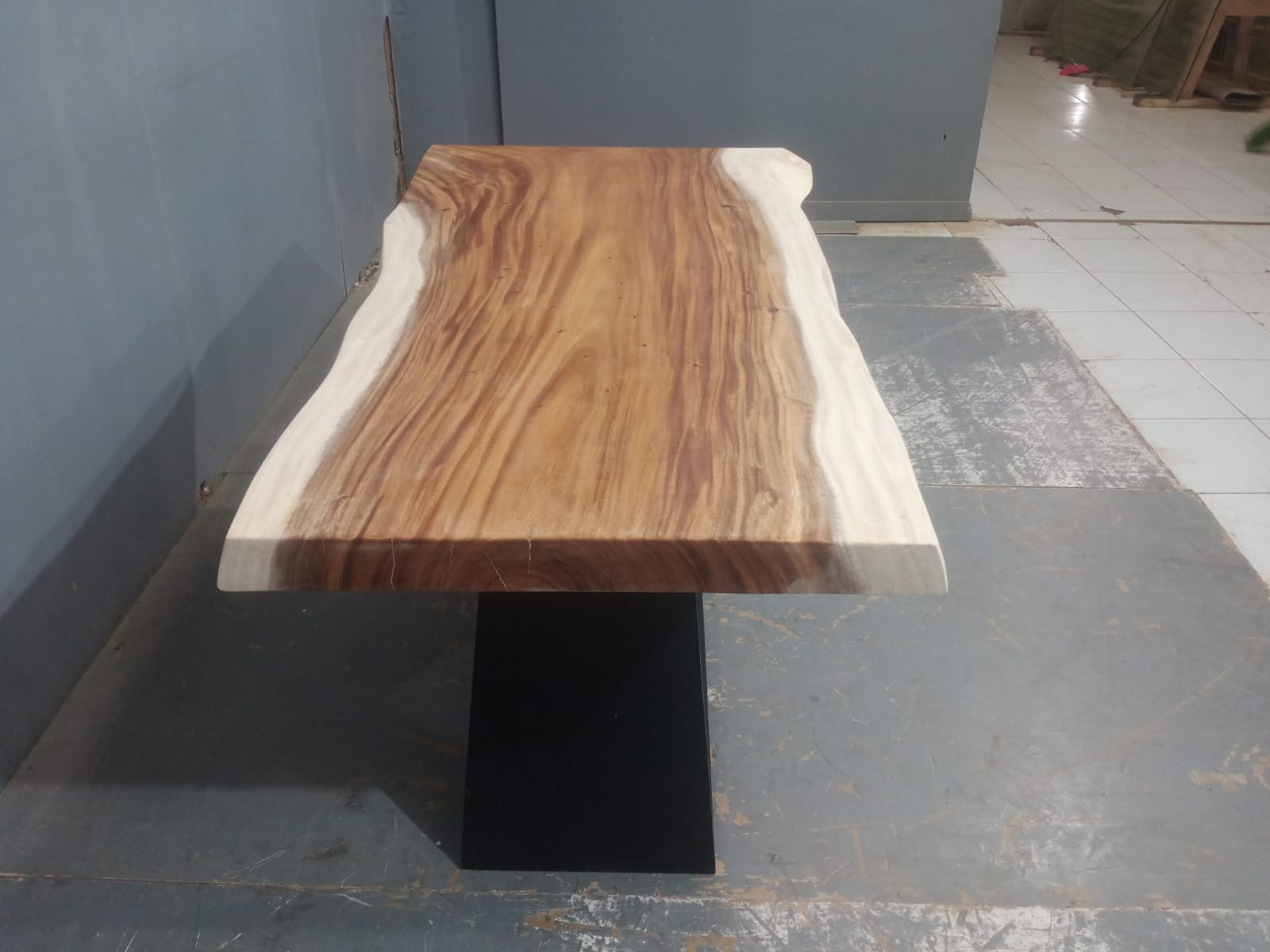 Live Edge Tables