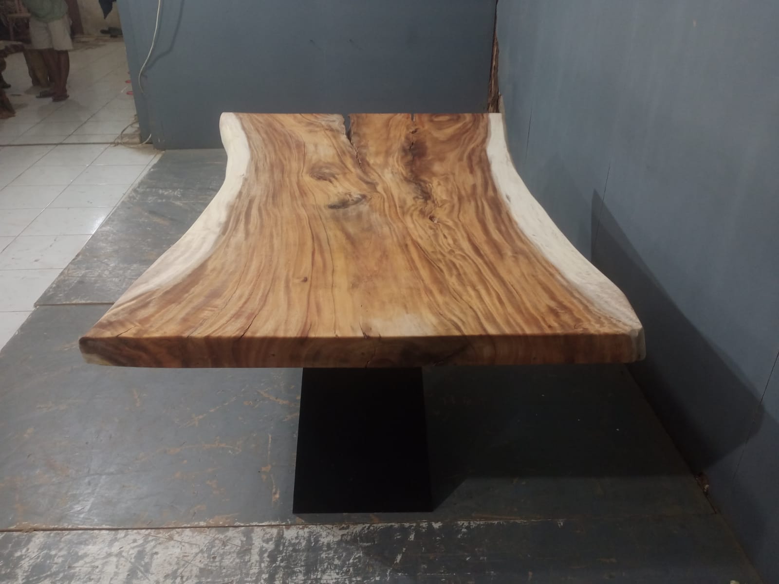 Live Edge Tables