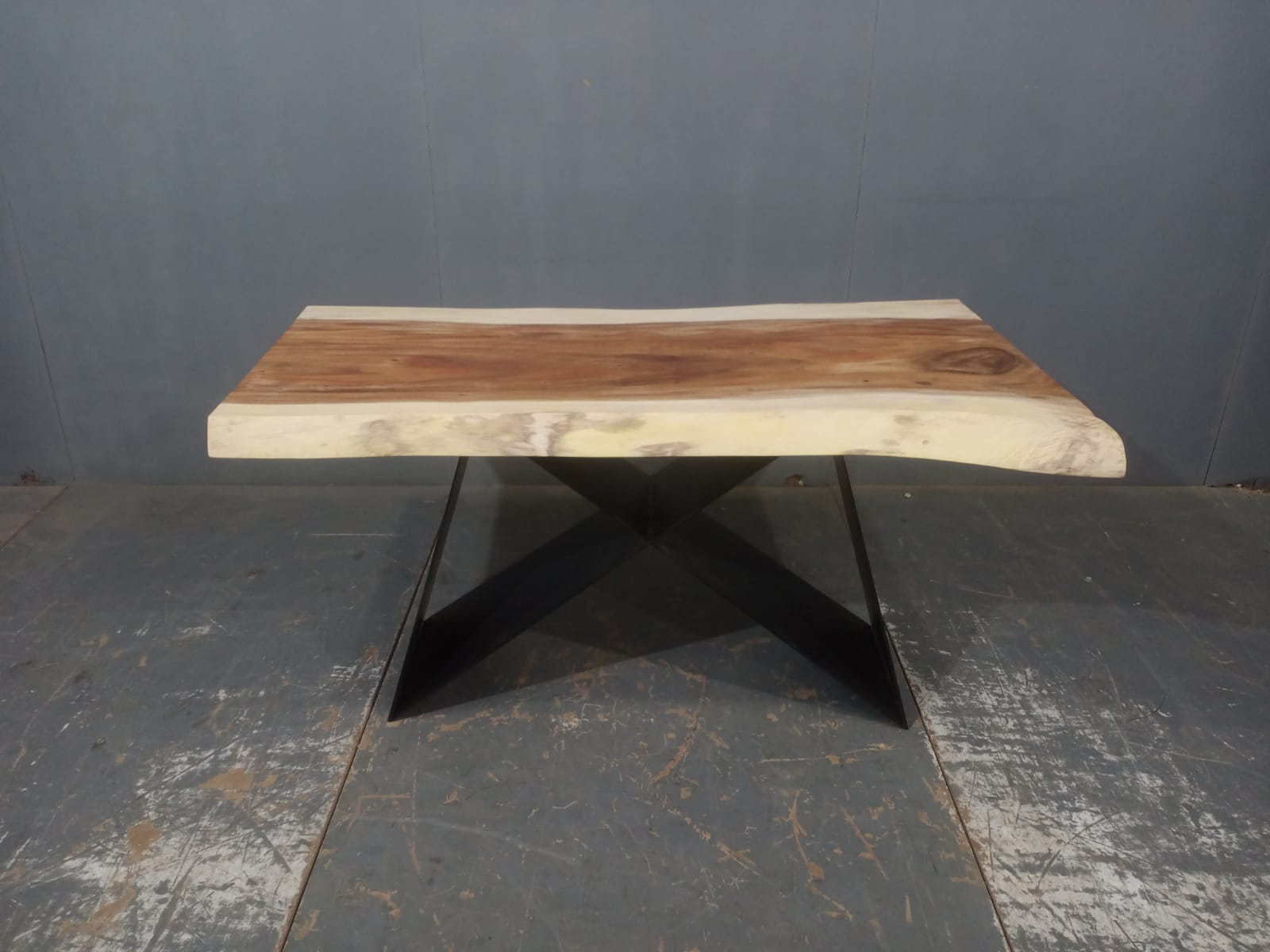 LIVE EDGE TABLES