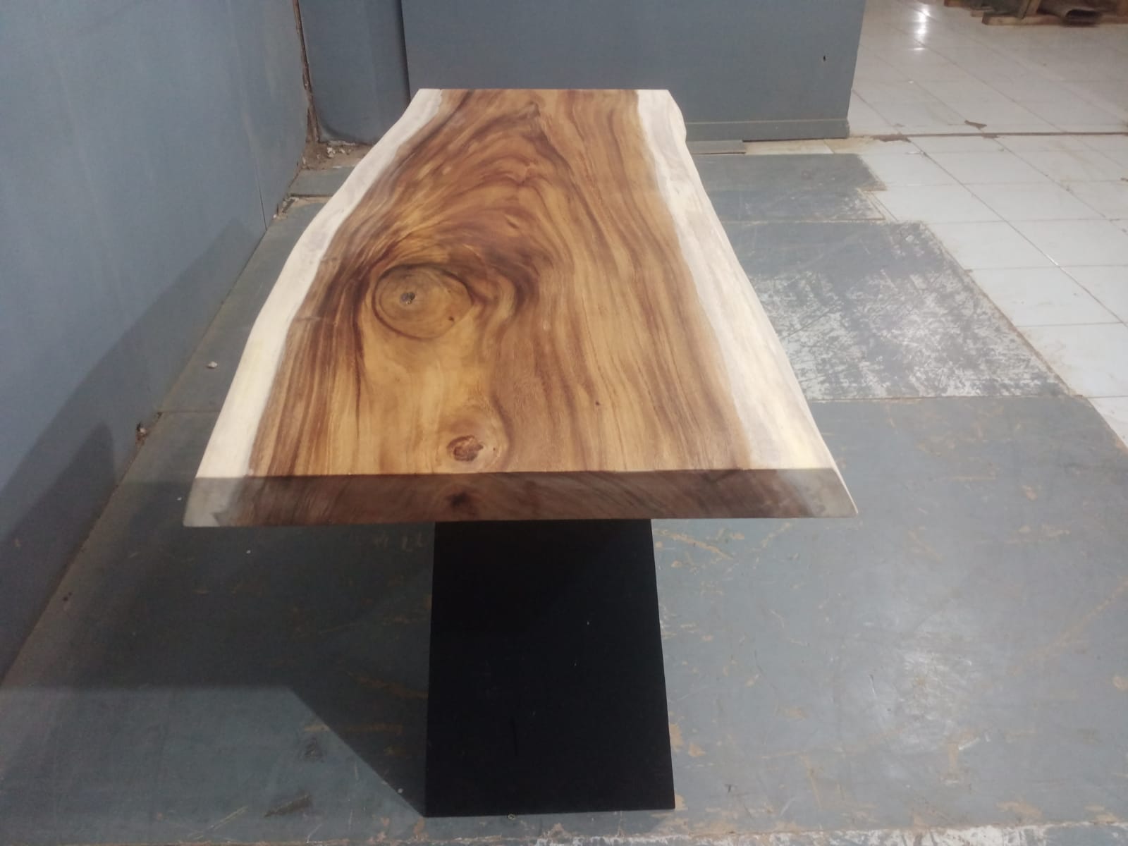 Live Edge Tables