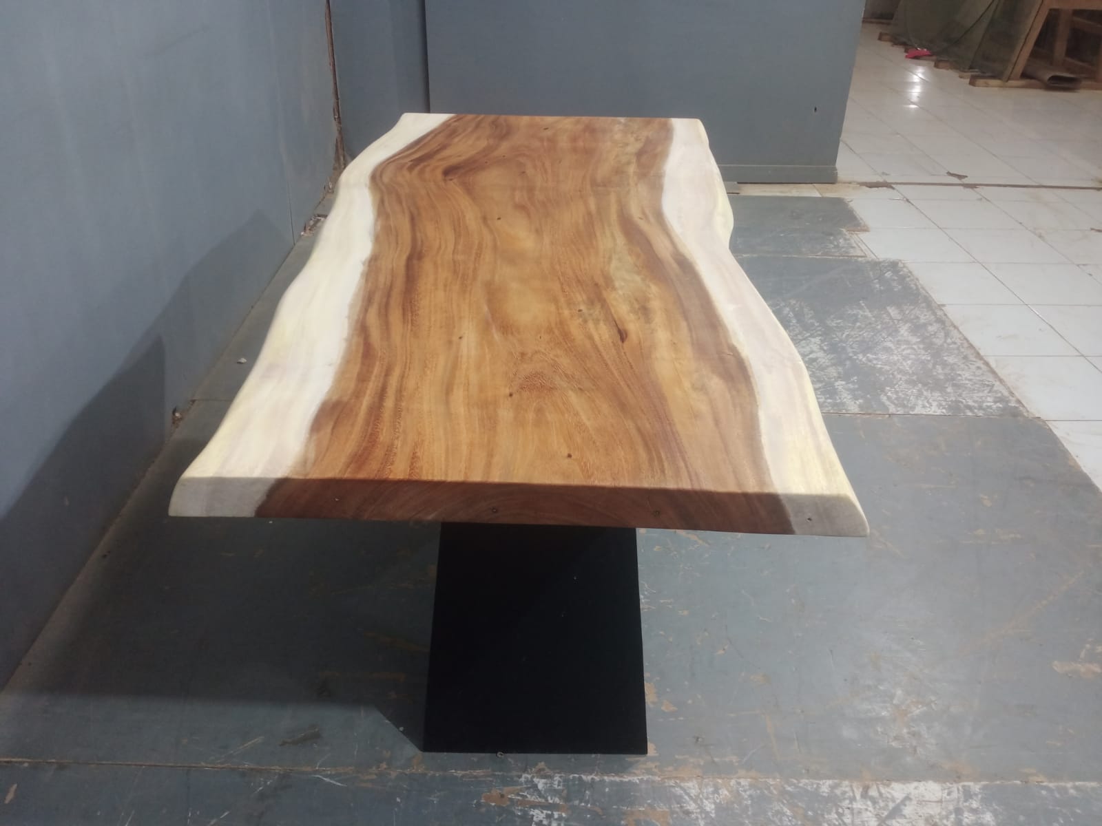 Live Edge Tables