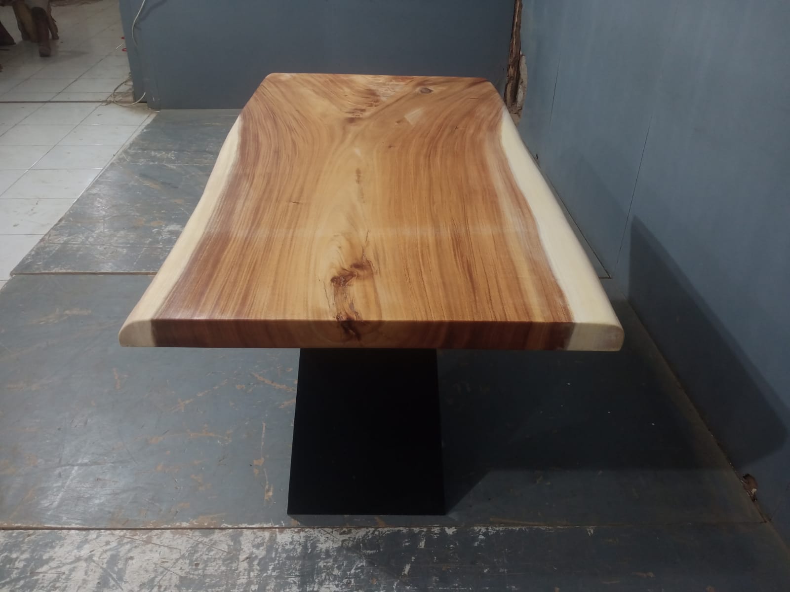 Live Edge Tables