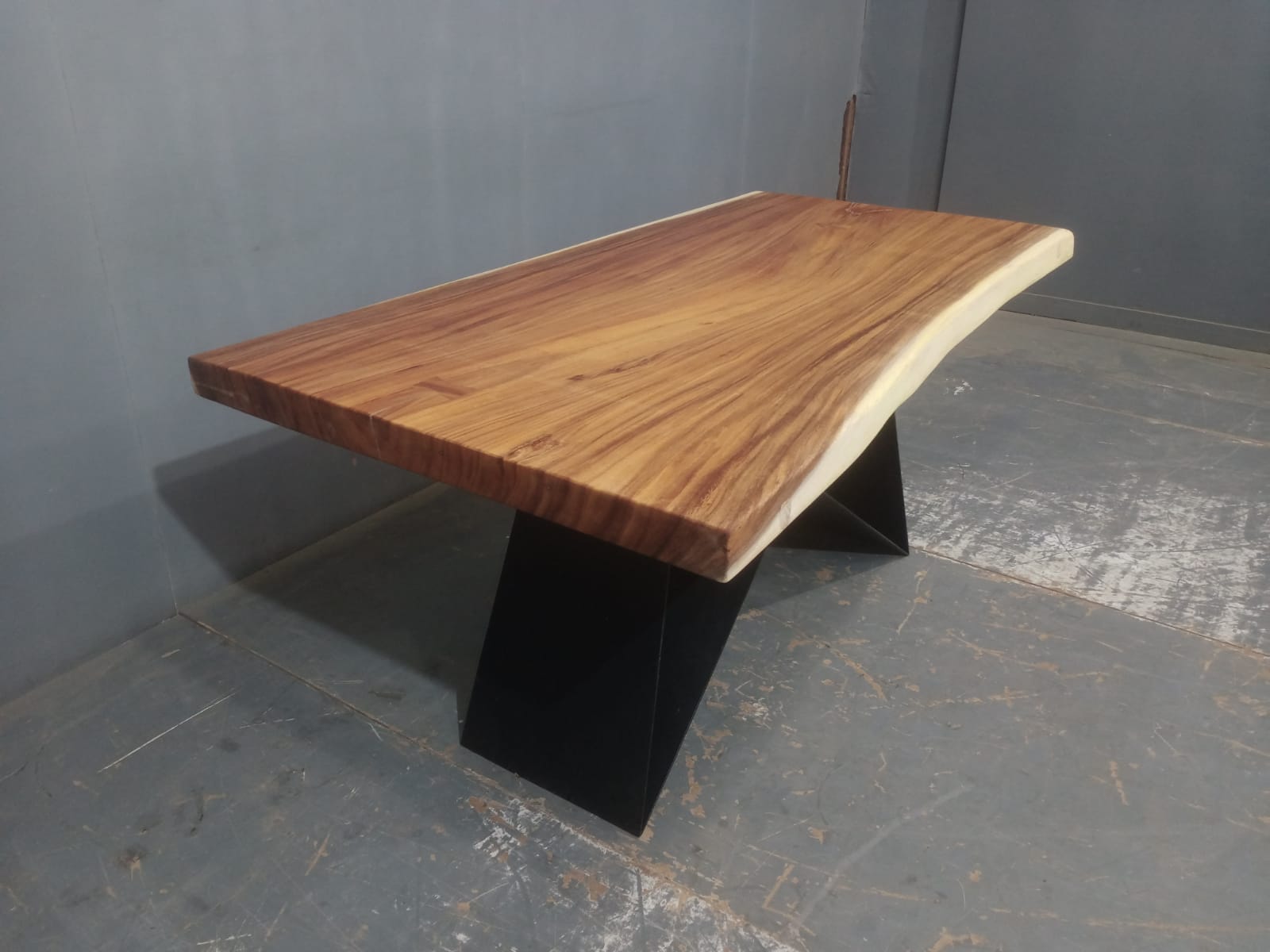 Live Edge Tables