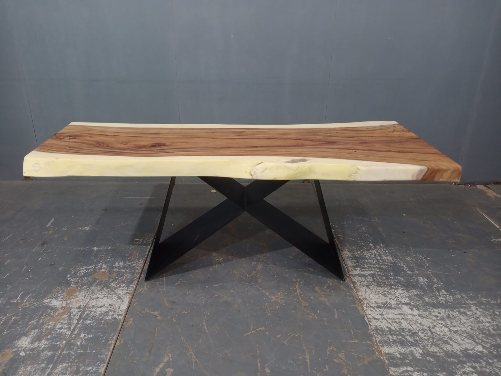 LIVE EDGE TABLES
