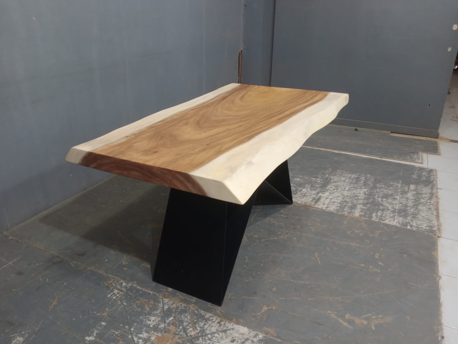 Live Edge Tables