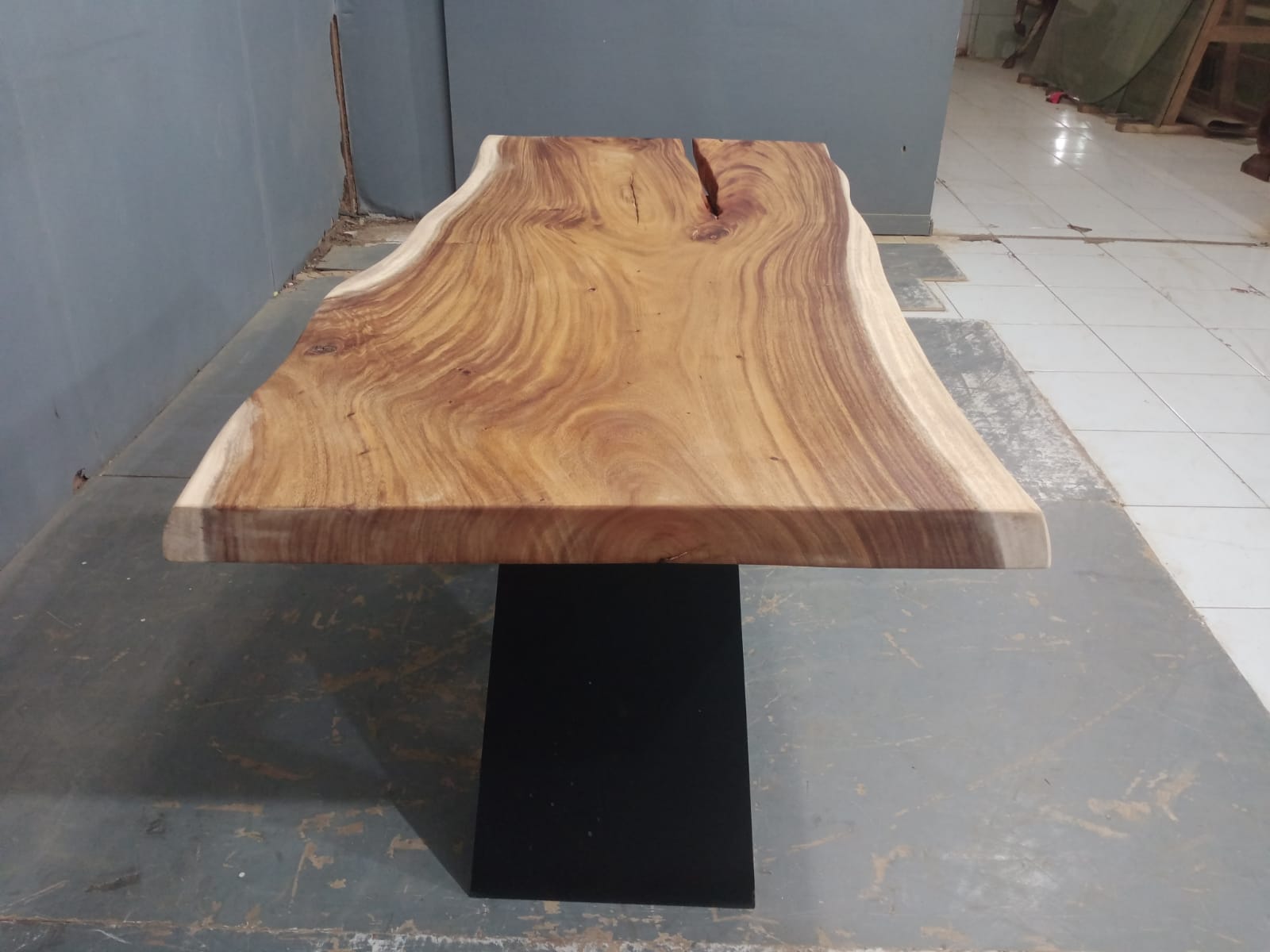 Live Edge Tables