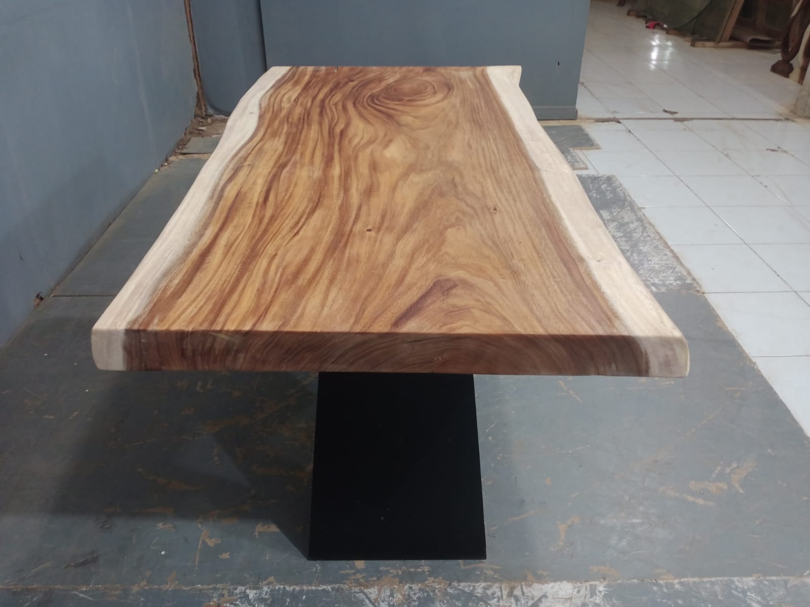 Live Edge Tables