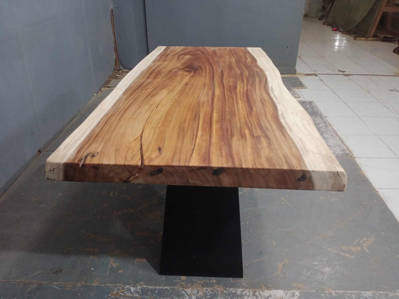 Live Edge Tables