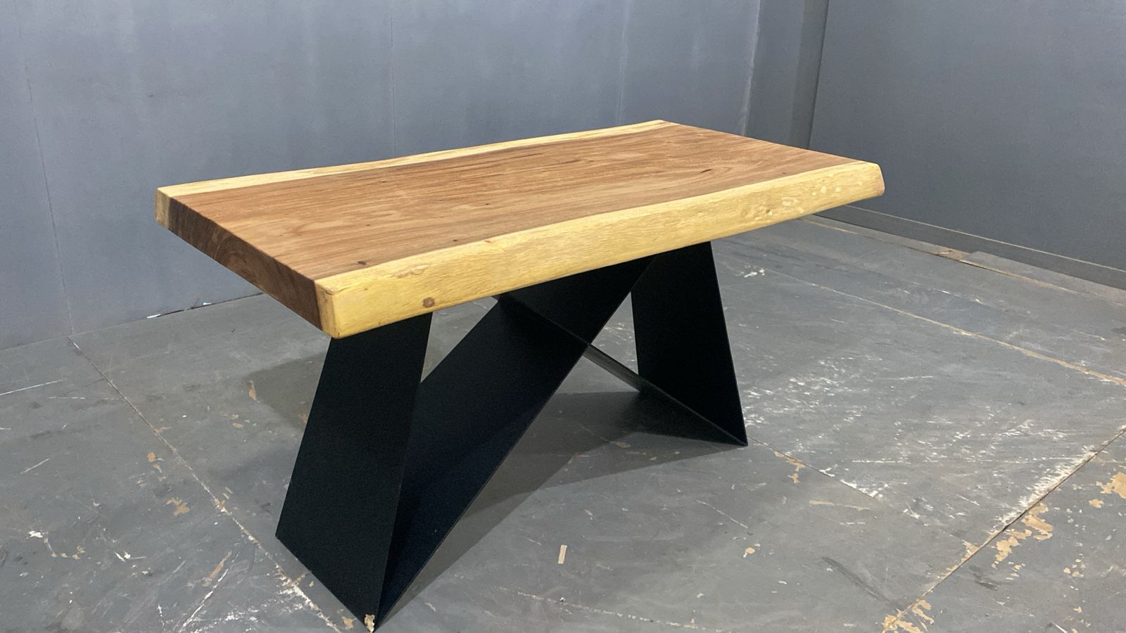 LIVE EDGE TABLES