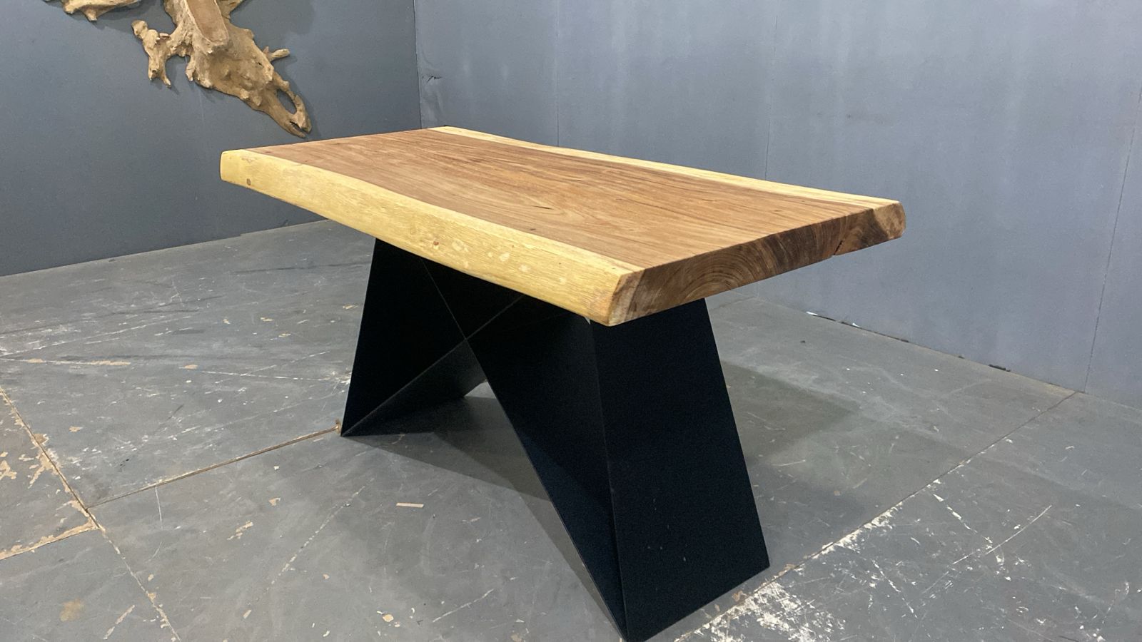 LIVE EDGE TABLES